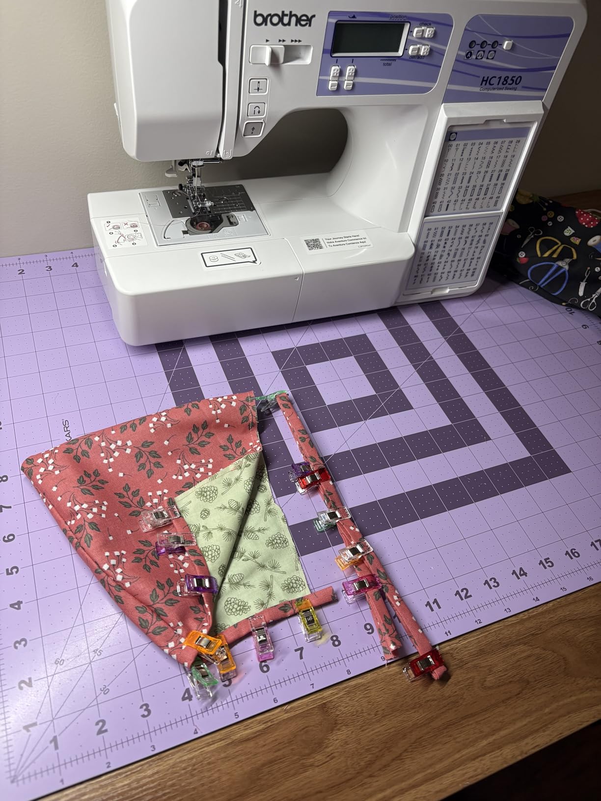 Brother HC1850 Sewing and Quilting Machine, 185 Built-in Stitches, LCD Display, 8 Included Feet Customer Review Brother HC1850 Sewing and Quilting Machine, 185 Built-in Stitches, LCD Display, 8 Included Feet - Customer Photo 2