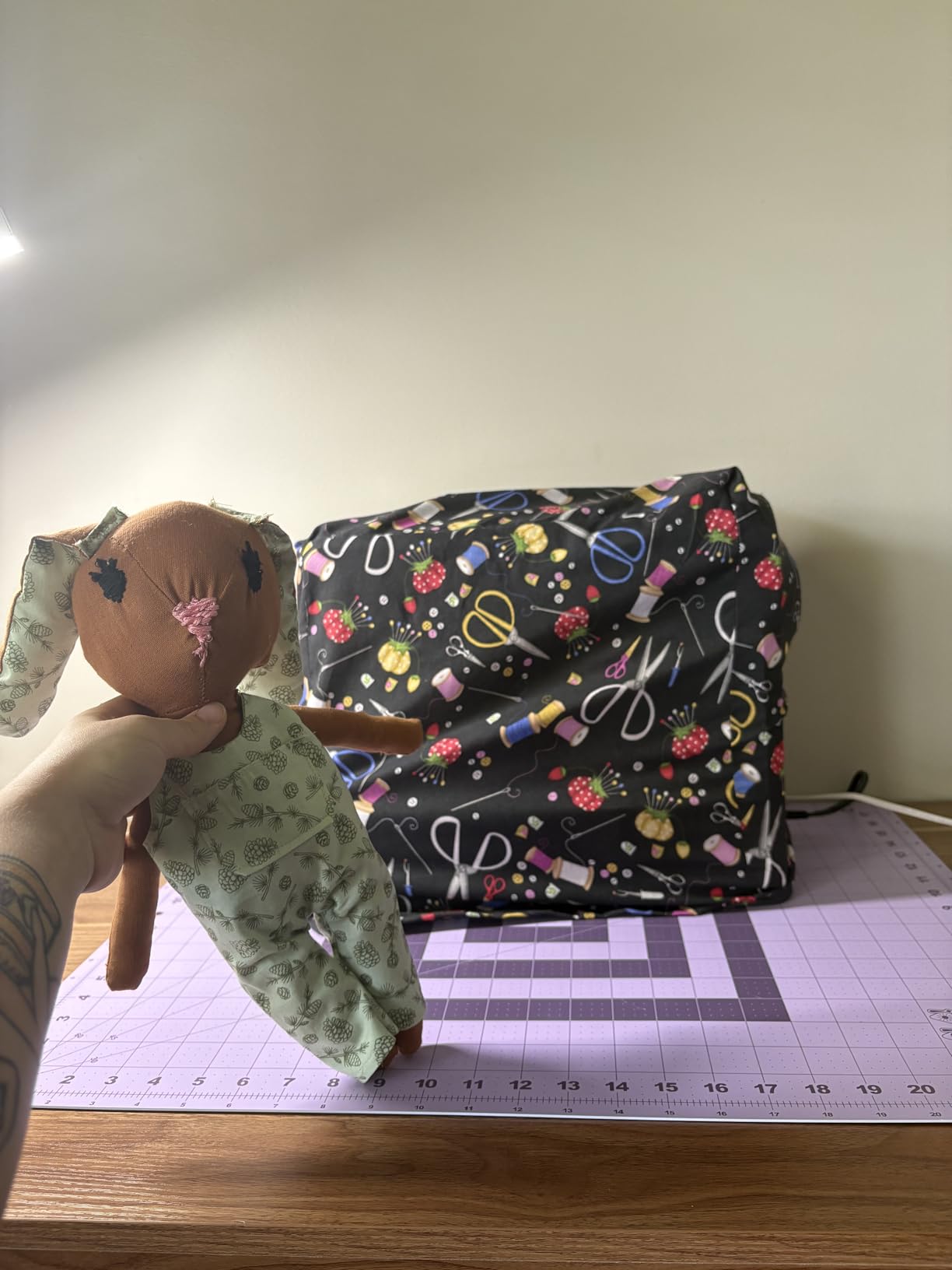 Brother HC1850 Sewing and Quilting Machine, 185 Built-in Stitches, LCD Display, 8 Included Feet Customer Review Brother HC1850 Sewing and Quilting Machine, 185 Built-in Stitches, LCD Display, 8 Included Feet - Customer Photo 4