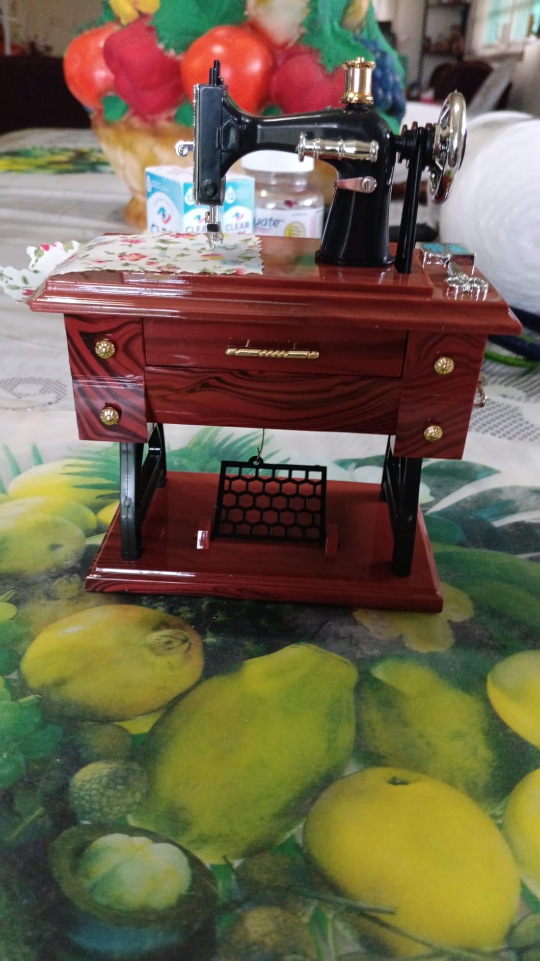 Artyea Vintage Mini Sewing Machine Style Plastic Music Box Table Desk Decoration Toy Gift for Kid Children, brown Customer Review Artyea Vintage Mini Sewing Machine Style Plastic Music Box Table Desk Decoration Toy Gift for Kid Children, brown - Customer Photo 1