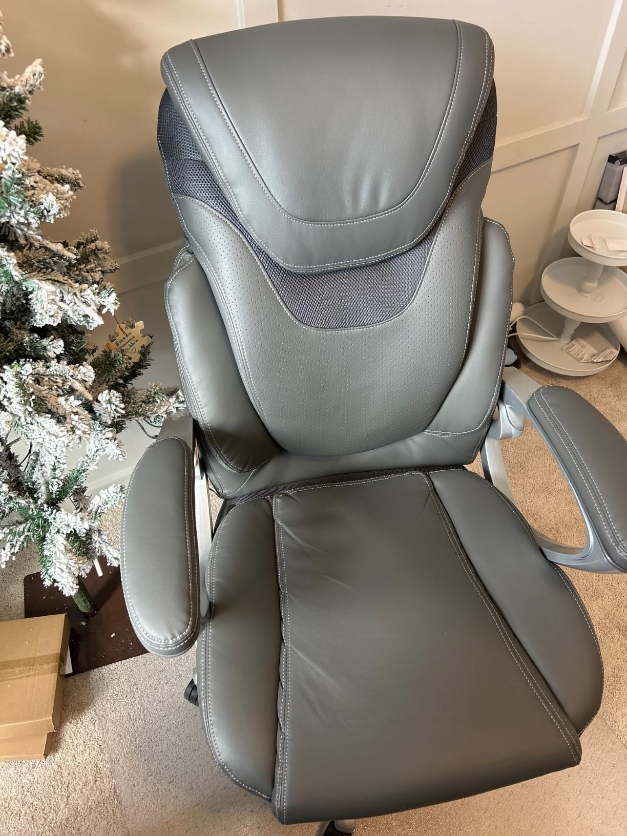 Serta Bryce Executive Office Chair, Ergonomic Computer DeskChairs with Patented AIR Lumbar Support, Comfy Body Pillows, Height Adjustable, Swivel Base with Wheels, Bonded Leather, Gray Customer Review Serta Bryce Executive Office Chair, Ergonomic Computer DeskChairs with Patented AIR Lumbar Support, Comfy Body Pillows, Height Adjustable, Swivel Base with Wheels, Bonded Leather, Gray - Customer Photo 1