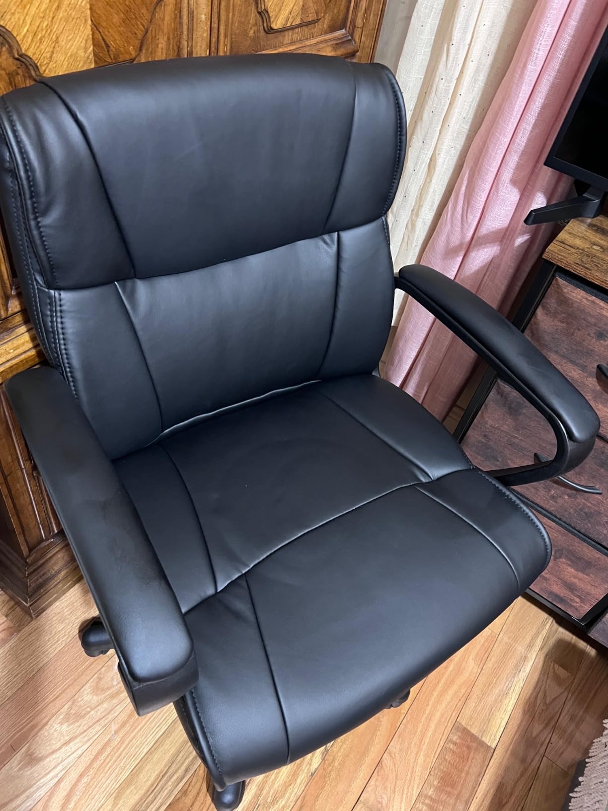 Amazon Basics Office Computer Task Desk Chair with Padded Armrests, Mid-Back, Adjustable, 360 Swivel, Rolling, 275 Pound Capacity, 24.2 Amazon Basics Office Computer Task Desk Chair with Padded Armrests, Mid-Back, Adjustable, 360 Swivel, Rolling, 275 Pound Capacity, 24.2