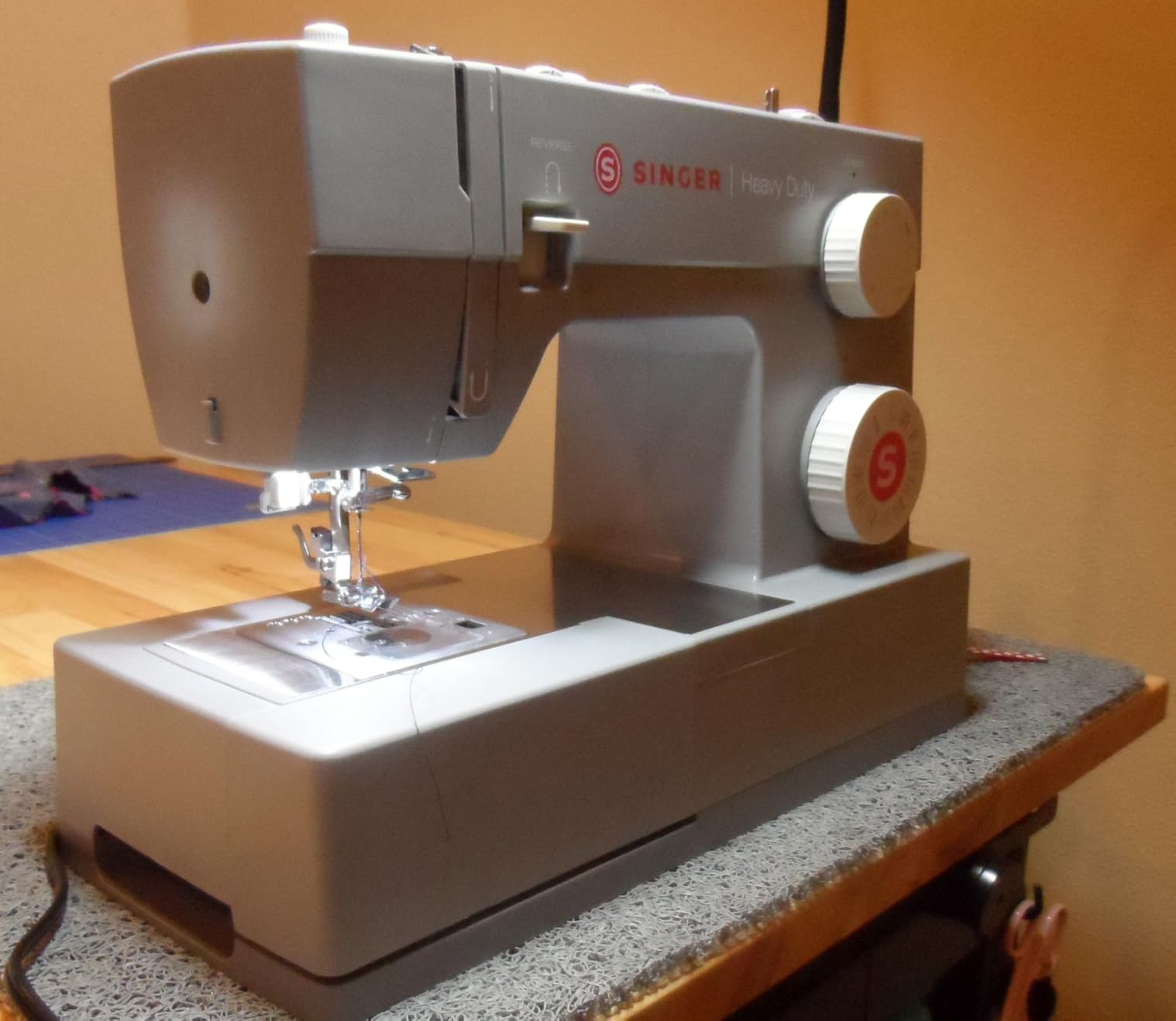 SINGER Heavy Duty 4452 High Speed Sewing Machine With Accessory Kit | Strong Motor with Enhanced Piercing Power, 110 Stitch Applications, Full Metal frame, 1-step Buttonhole & LED Lights Customer Review SINGER Heavy Duty 4452 High Speed Sewing Machine With Accessory Kit | Strong Motor with Enhanced Piercing Power, 110 Stitch Applications, Full Metal frame, 1-step Buttonhole & LED Lights - Customer Photo 1