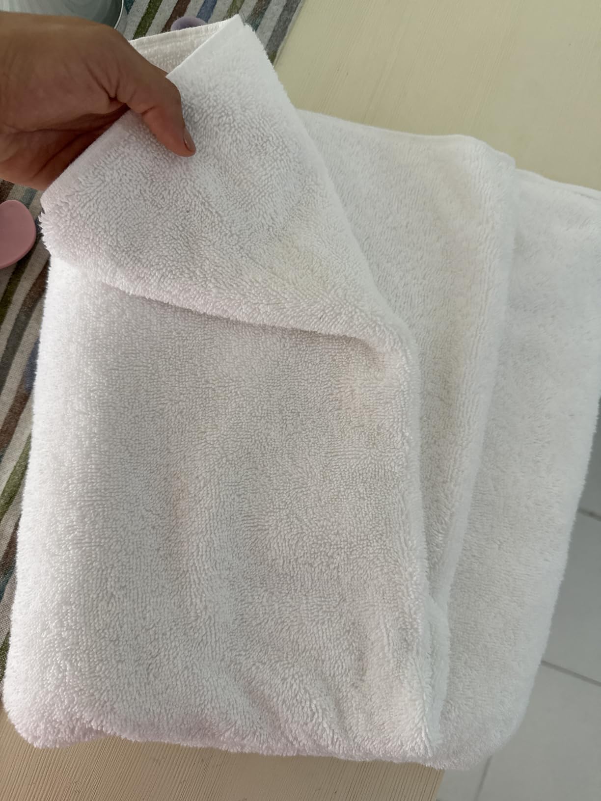 White Classic Luxury Bath Towels Set of 4 Large - 700 GSM Turkish Cotton Ultra Soft Bath Towels 27x54 | Highly Absorbent and Quick Dry | Hotel Towels for Bathroom Luxury, Plush Shower Towels, White - Customer Photo 2