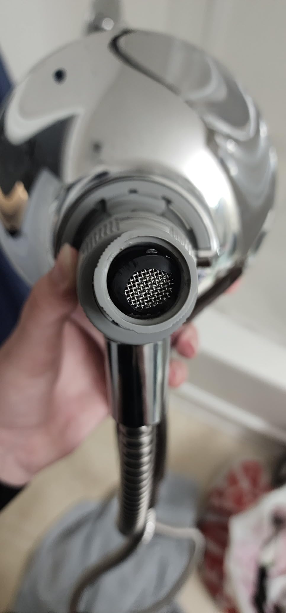 Moen Engage Chrome Magnetix Six-Function 5.5-Inch Wide Handheld Shower Head with Hose and Magnetic Docking System, 26112 Customer Review Moen Engage Chrome Magnetix Six-Function 5.5-Inch Wide Handheld Shower Head with Hose and Magnetic Docking System, 26112 - Customer Photo 4