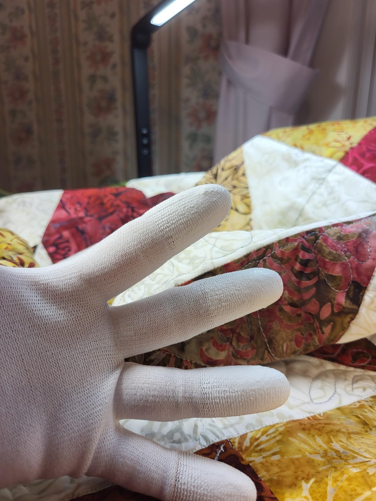 Quilting Support Gloves for Free-Motion Sewing, by Quilter's Touch - Customer Photo 1
