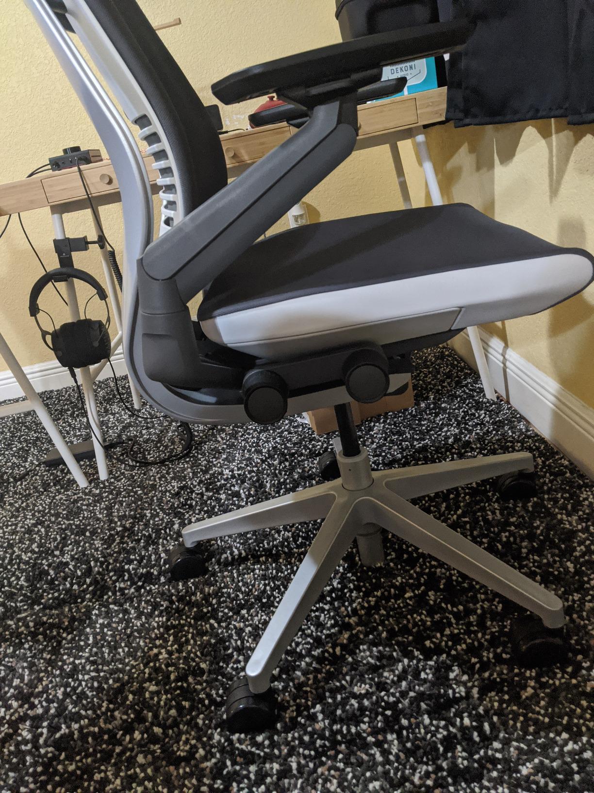 Steelcase Gesture Office Chair - Ergonomic Work Chair with Wheels for Carpet - Comfortable - Intuitive-to-Adjust for Desk - 360-Degree Arms - Licorice Fabric Customer Review Steelcase Gesture Office Chair - Ergonomic Work Chair with Wheels for Carpet - Comfortable - Intuitive-to-Adjust for Desk - 360-Degree Arms - Licorice Fabric - Customer Photo 2