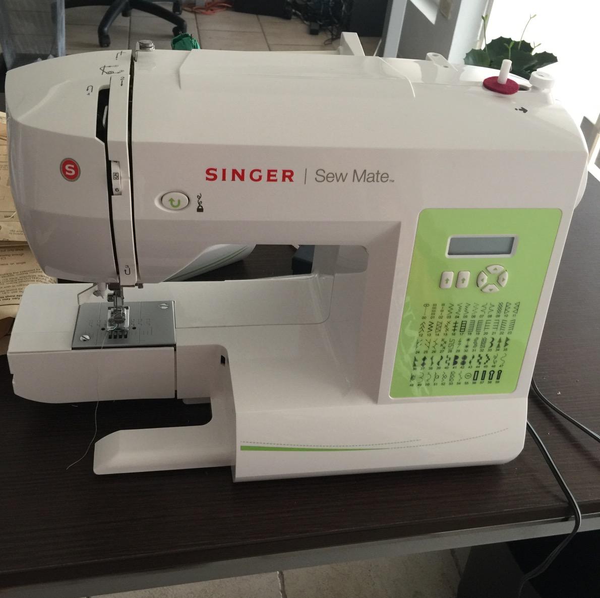 Singer Sew Mate 5400 Handy Sewing Machine Including 60 Built-in Stitches, 4 Fully Built-in 1-Step Buttonhole, Automatic Needle Threader & Automatic Tension, White - Customer Photo 2