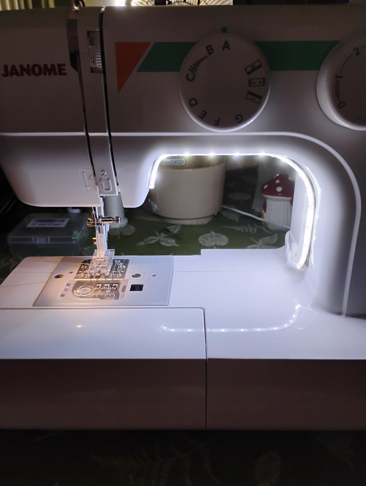 Janome MOD-19 Easy-to-Use Sewing Machine with 19 Stitches, Automatic Needle Threader and 5-Piece Feed Dogs,white Customer Review Janome MOD-19 Easy-to-Use Sewing Machine with 19 Stitches, Automatic Needle Threader and 5-Piece Feed Dogs,white - Customer Photo 2