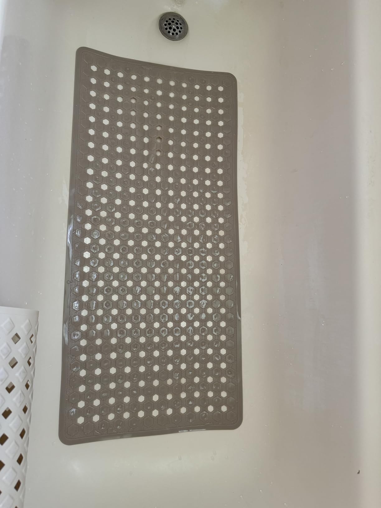 GORILLA GRIP Patented Bath Tub Shower Mat, Machine Washable Bathtub Floor Liner Mats, Suction Cups and Drain Holes to Keep Tubs Clean, Soft on Feet, Bathroom Essentials, 35x16 Inch, Clear Customer Review GORILLA GRIP Patented Bath Tub Shower Mat, Machine Washable Bathtub Floor Liner Mats, Suction Cups and Drain Holes to Keep Tubs Clean, Soft on Feet, Bathroom Essentials, 35x16 Inch, Clear - Customer Photo 1