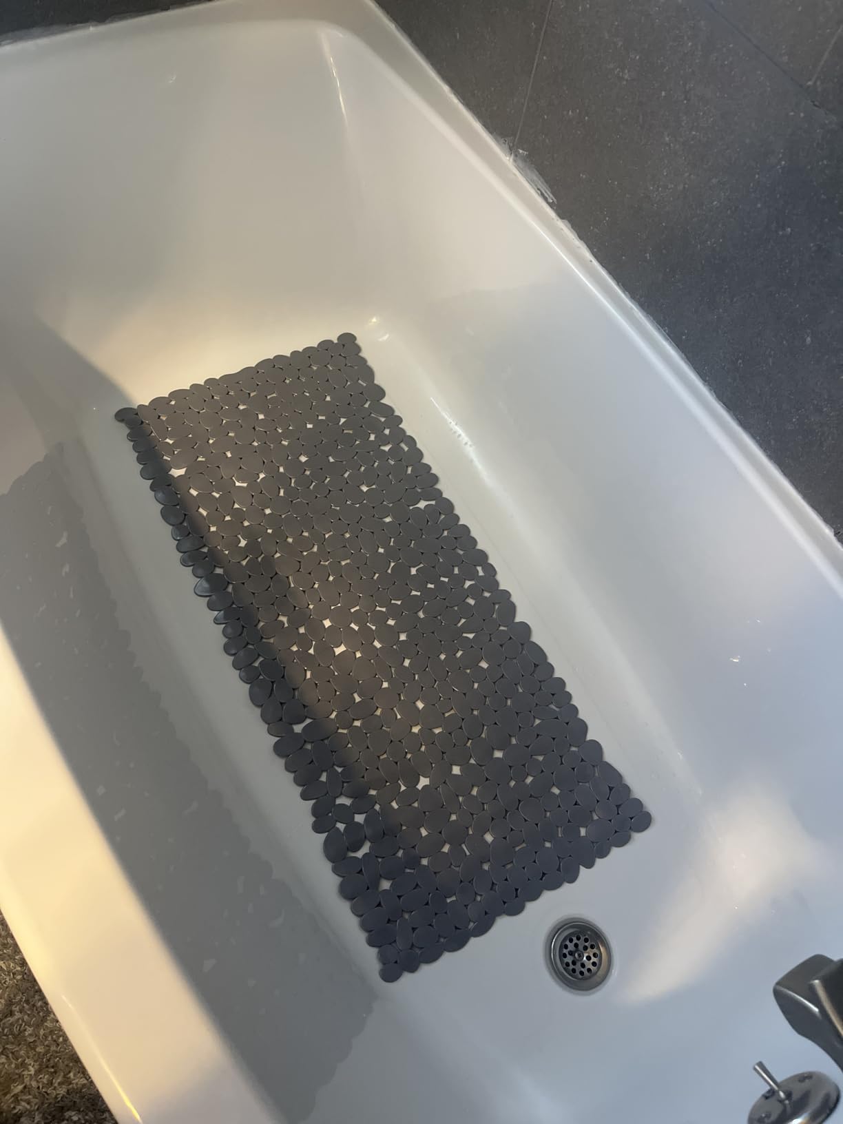 SONGZIMING Non-Slip Pebble Bathtub Mat Black 16 W x 35 L Inches (for Smooth/Non-Textured Tubs Only) Safe Shower Mat with Drain Holes, Suction Cups for Bathroom Customer Review SONGZIMING Non-Slip Pebble Bathtub Mat Black 16 W x 35 L Inches (for Smooth/Non-Textured Tubs Only) Safe Shower Mat with Drain Holes, Suction Cups for Bathroom - Customer Photo 2