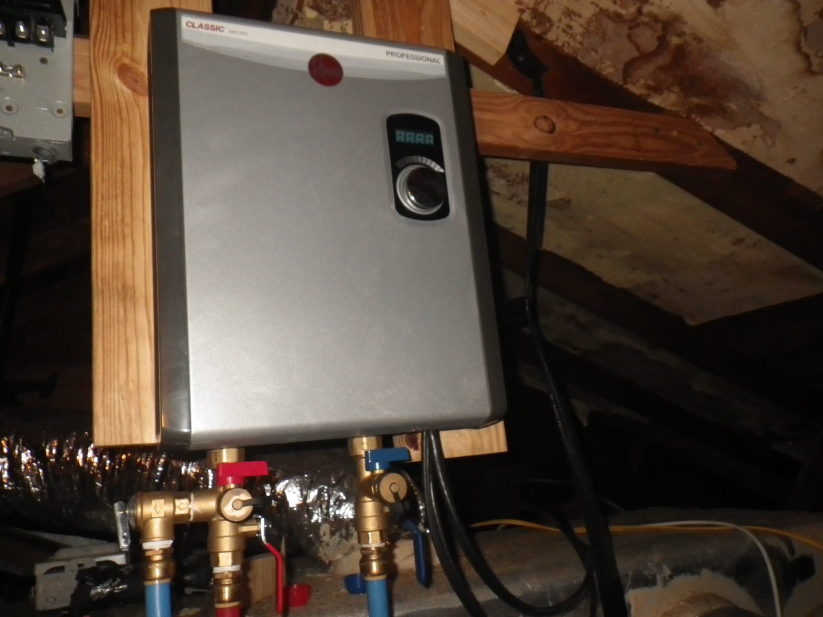 Rheem 18kW 240V Tankless Electric Water Heater, Gray Customer Review Rheem 18kW 240V Tankless Electric Water Heater, Gray - Customer Photo 3
