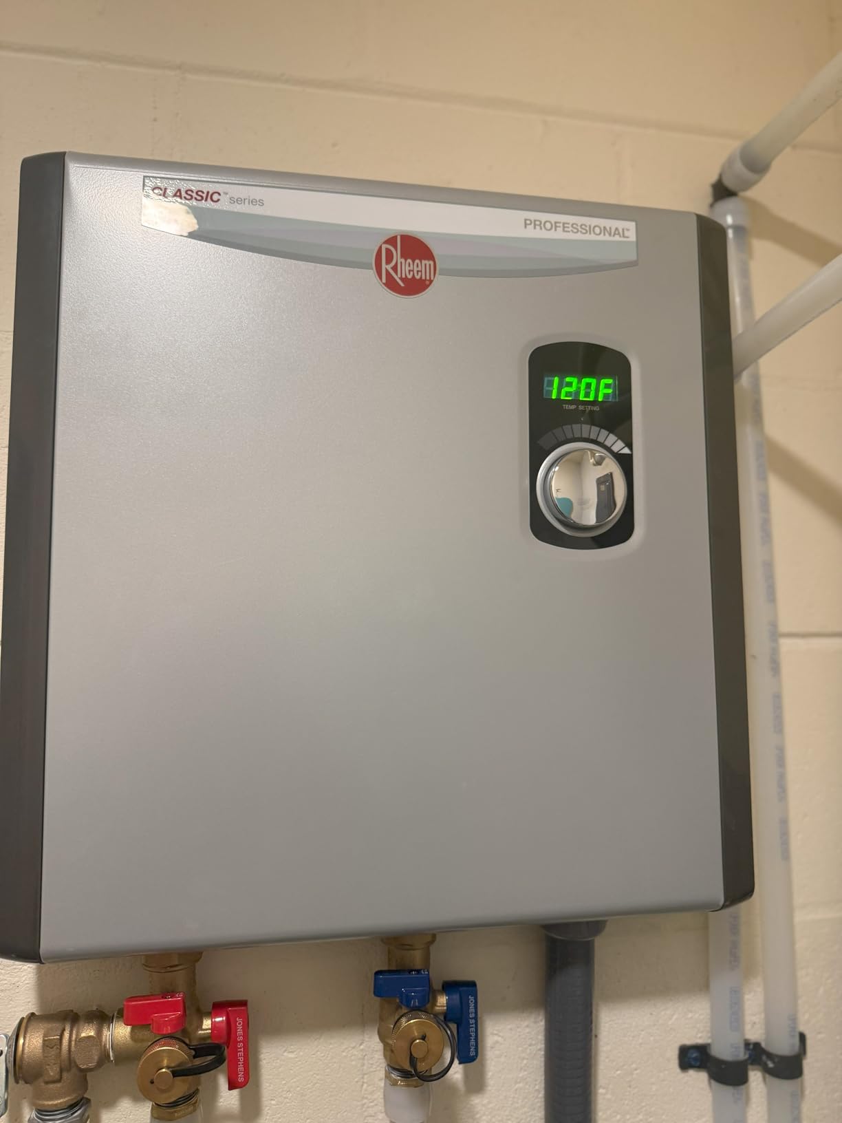 Rheem RTEX-24 24kW 240V Electric Tankless Water Heater, Gray Customer Review Rheem RTEX-24 24kW 240V Electric Tankless Water Heater, Gray - Customer Photo 1
