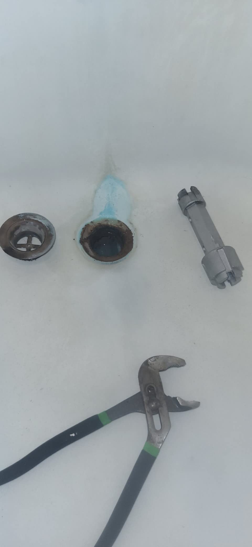 HAUTMEC Tub Drain Remover Wrench Tool Heavy Duty Aluminum Shower Bathtub Drain Removal Tool PL0030 Customer Review HAUTMEC Tub Drain Remover Wrench Tool Heavy Duty Aluminum Shower Bathtub Drain Removal Tool PL0030 - Customer Photo 1