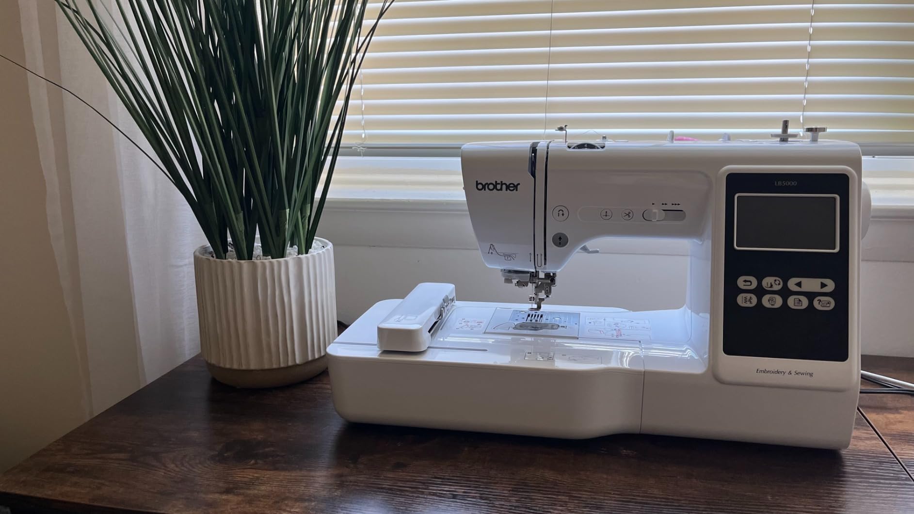 Brother SE600 Sewing and Embroidery Machine, 80 Designs, 103 Built-In Stitches, Computerized, 4 Brother SE600 Sewing and Embroidery Machine, 80 Designs, 103 Built-In Stitches, Computerized, 4