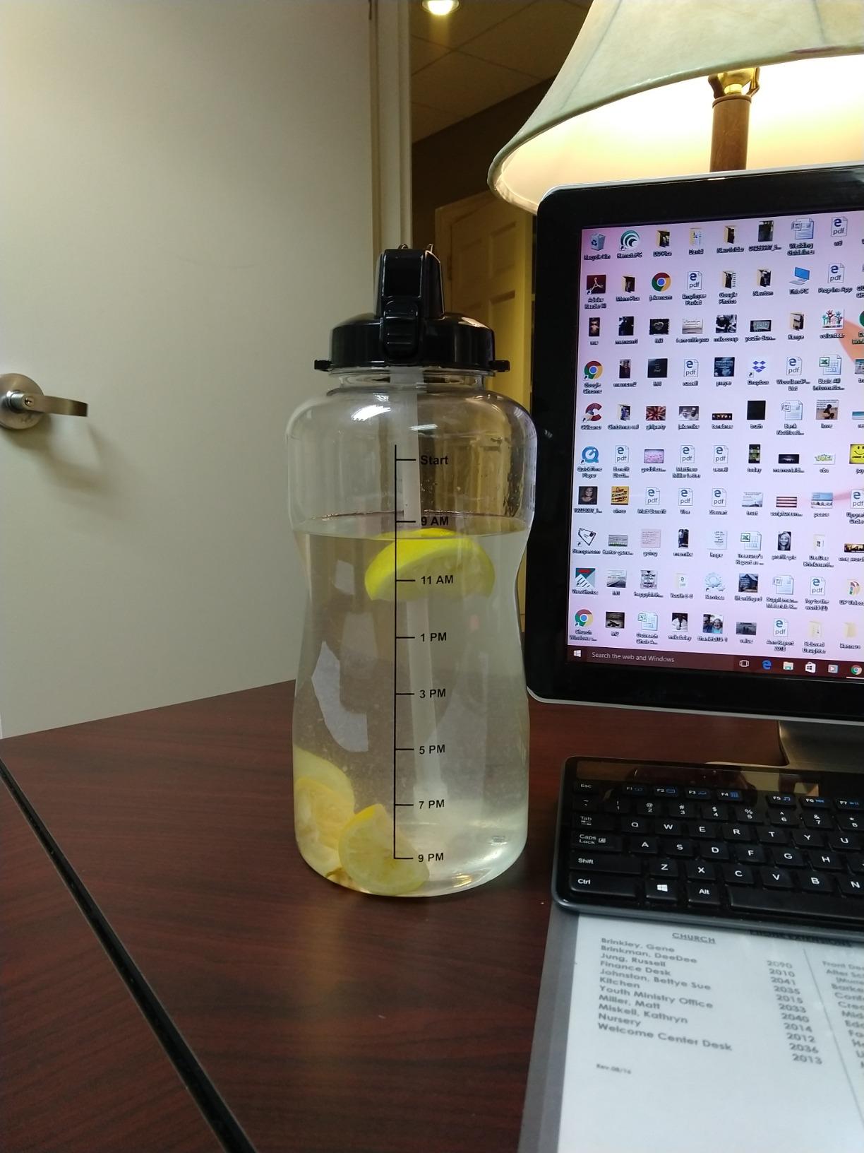 1 Gallon (128oz) Water Bottle With a Straw - Motivational Time Increments to Ensure 1 Gallon Water Intake Per Day. Time Goals to Make Sure You Stay Hydrated. BPA Free Water Jug! Customer Review 1 Gallon (128oz) Water Bottle With a Straw - Motivational Time Increments to Ensure 1 Gallon Water Intake Per Day. Time Goals to Make Sure You Stay Hydrated. BPA Free Water Jug! - Customer Photo 4