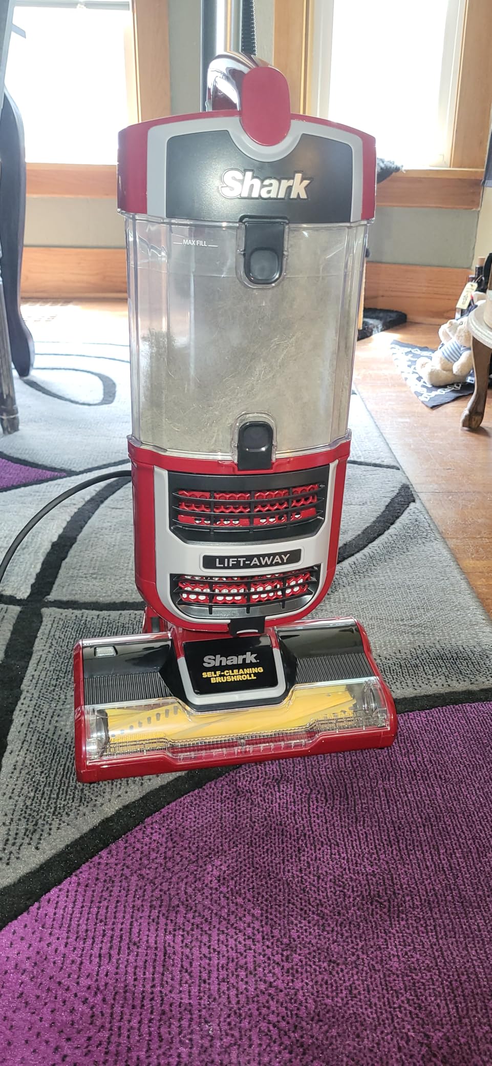 Shark ZU561 Navigator Lift-Away Speed Self Cleaning Brushroll Lightweight Upright Vacuum with HEPA Filter, Red Peony Customer Review Shark ZU561 Navigator Lift-Away Speed Self Cleaning Brushroll Lightweight Upright Vacuum with HEPA Filter, Red Peony - Customer Photo 1