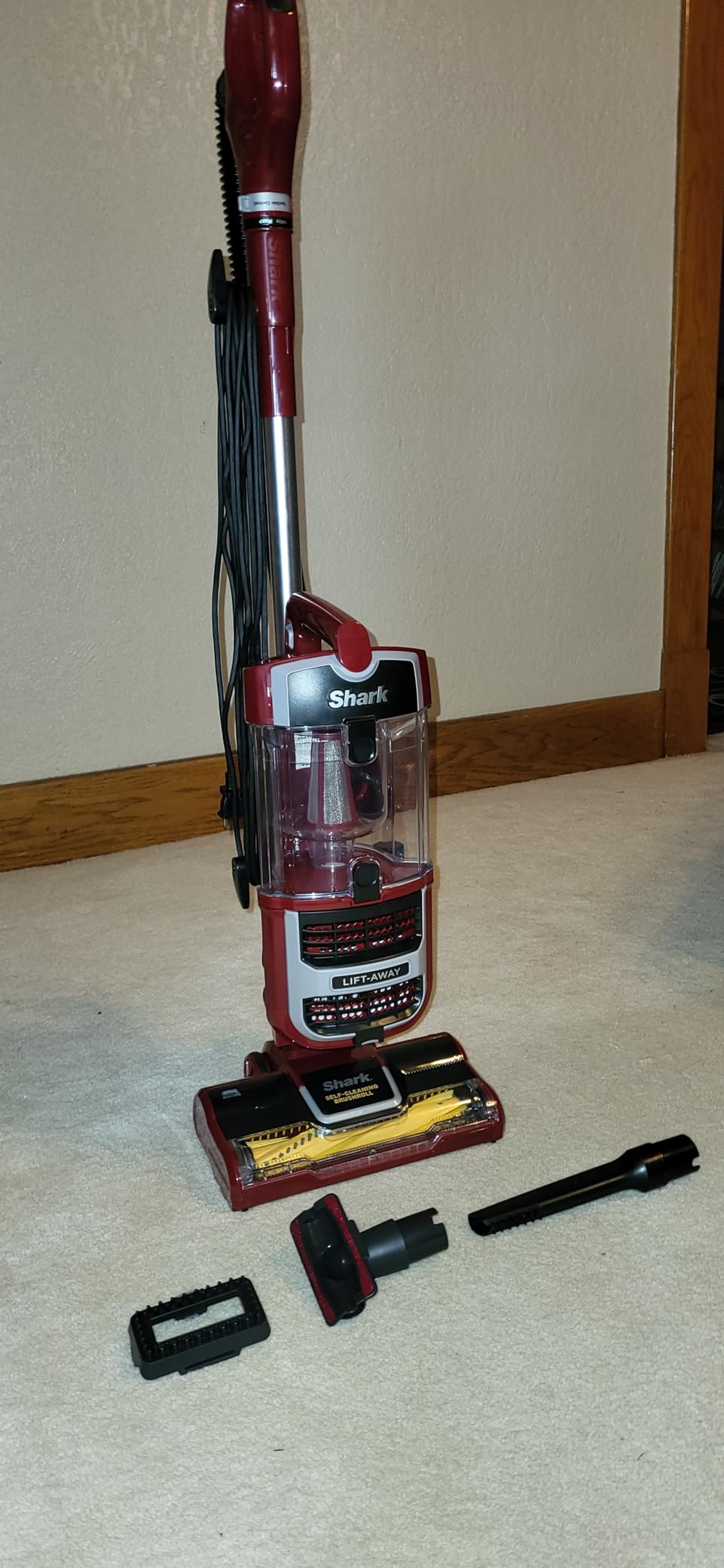 Shark ZU561 Navigator Lift-Away Speed Self Cleaning Brushroll Lightweight Upright Vacuum with HEPA Filter, Red Peony Customer Review Shark ZU561 Navigator Lift-Away Speed Self Cleaning Brushroll Lightweight Upright Vacuum with HEPA Filter, Red Peony - Customer Photo 2