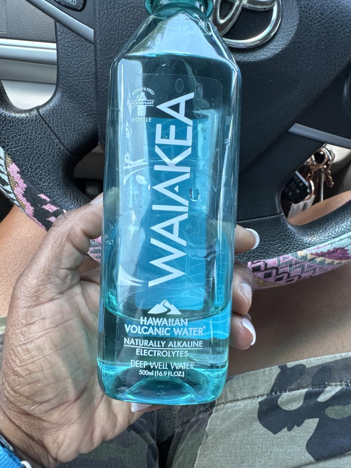 Waiākea - Hawaiian Volcanic Water - Naturally Alkaline Water - pH Range 7.6 to 8.2 - All Natural Minerals & Electrolytes - 100% Recycled Water Bottles - Bottled Water 15 Pack - 23.7 Fl Oz, 700 mL Customer Review Waiākea - Hawaiian Volcanic Water - Naturally Alkaline Water - pH Range 7.6 to 8.2 - All Natural Minerals & Electrolytes - 100% Recycled Water Bottles - Bottled Water 15 Pack - 23.7 Fl Oz, 700 mL - Customer Photo 1