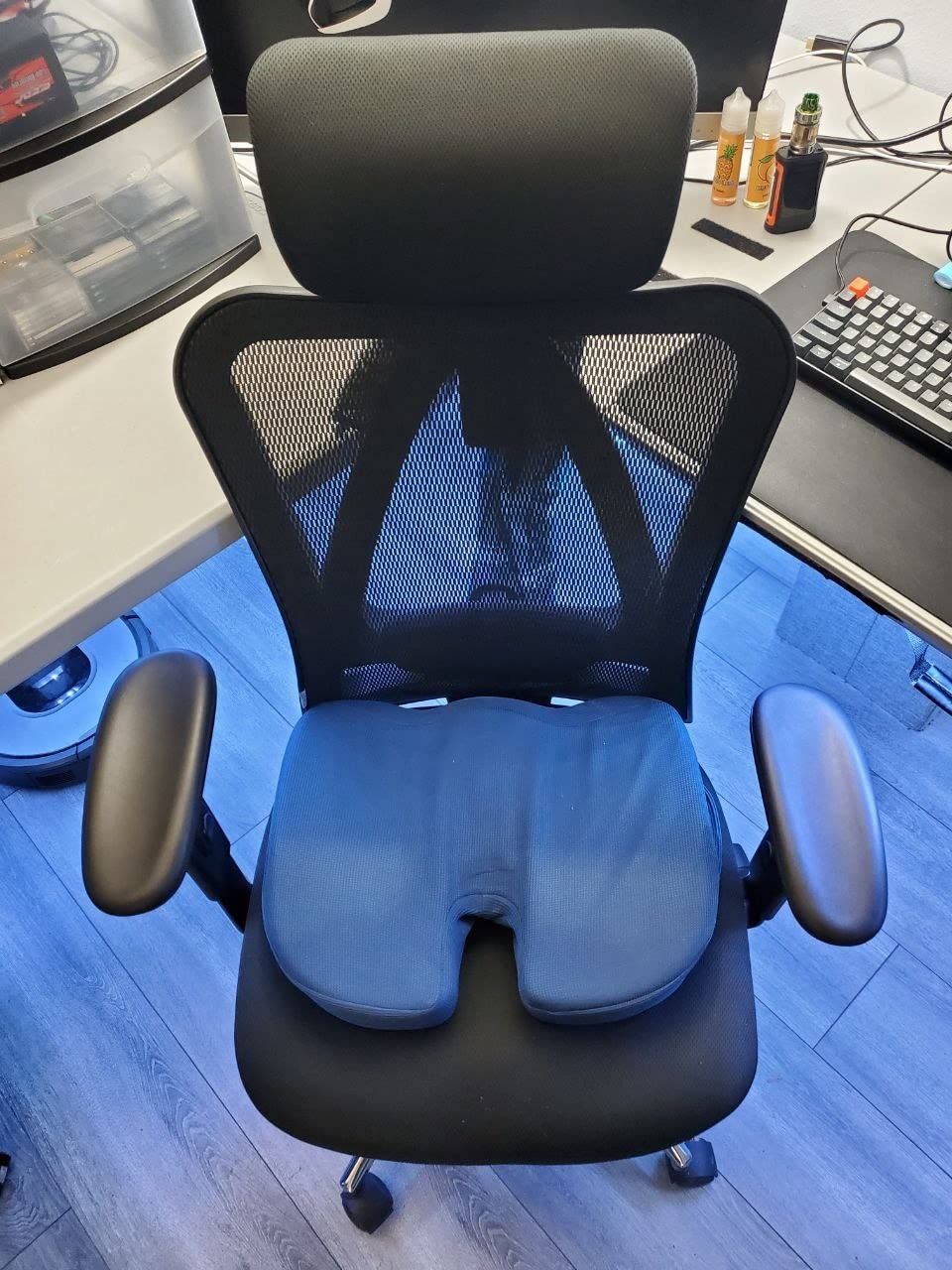SIHOO M18 Ergonomic Office Chair for Big and Tall People Adjustable Headrest with 2D Armrest Lumbar Support and PU Wheels Swivel Tilt Function Black Customer Review SIHOO M18 Ergonomic Office Chair for Big and Tall People Adjustable Headrest with 2D Armrest Lumbar Support and PU Wheels Swivel Tilt Function Black - Customer Photo 3