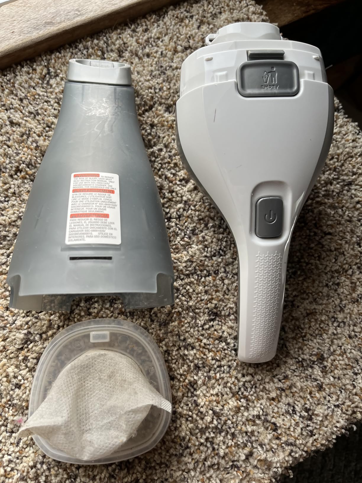 BLACK+DECKER dustbuster QuickClean Cordless Handheld Vacuum, Car Vacuum Portable (HNVC215B10) Customer Review BLACK+DECKER dustbuster QuickClean Cordless Handheld Vacuum, Car Vacuum Portable (HNVC215B10) - Customer Photo 2