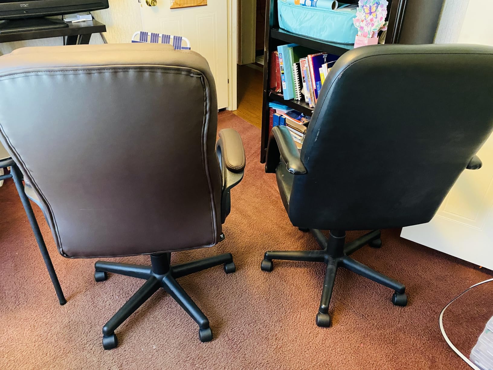 Furmax Office Executive Chair High Back Adjustable Managerial Home Desk Chair, Swivel Computer PU Leather Chair with Lumbar Support (Black) Customer Review Furmax Office Executive Chair High Back Adjustable Managerial Home Desk Chair, Swivel Computer PU Leather Chair with Lumbar Support (Black) - Customer Photo 4