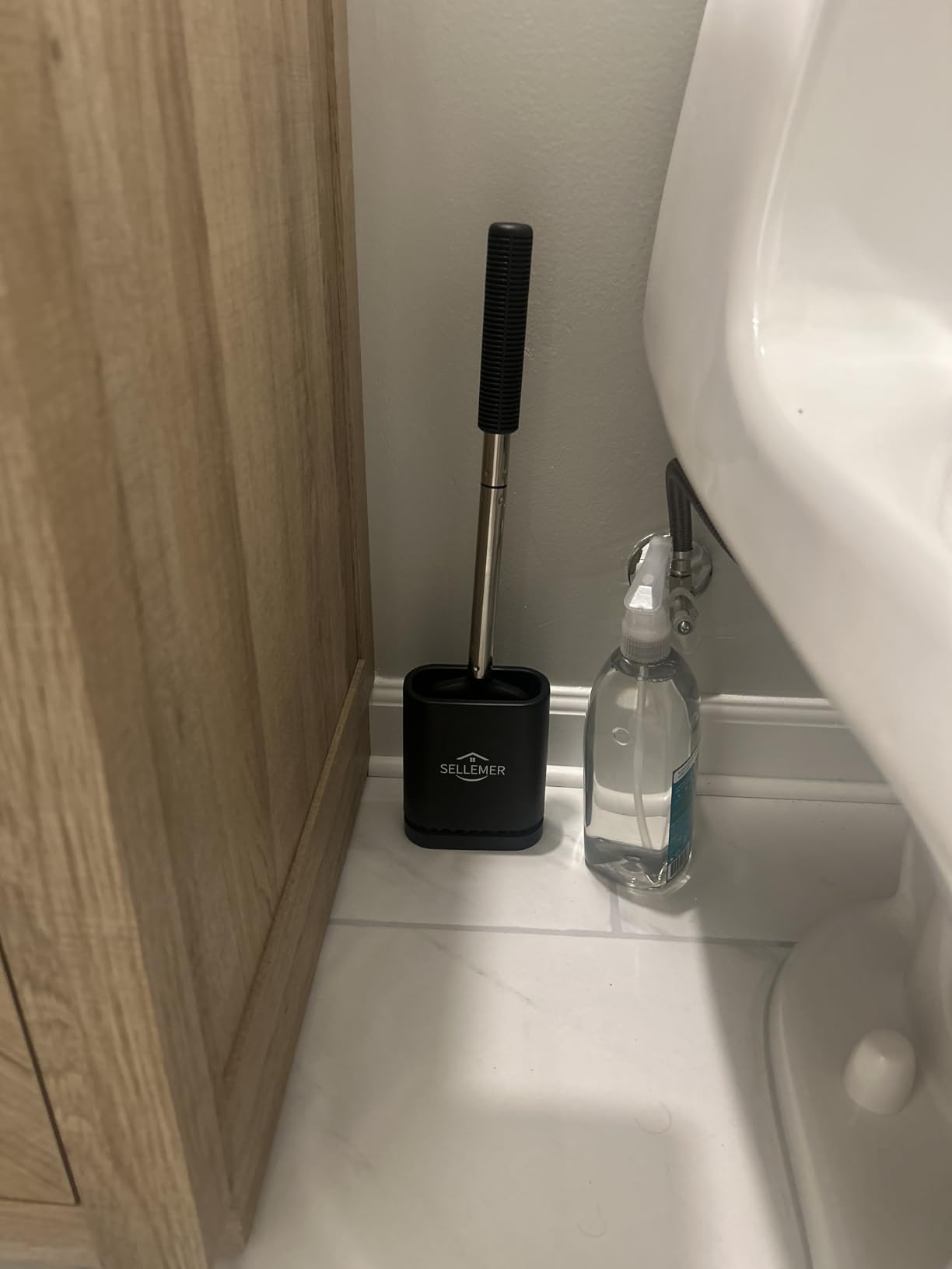 Sellemer Toilet Brush and Holder Set - Flexible Toilet Bowl Brush Head with Silicone Bristles, Compact Size for Storage and Organization, Ventilation Slots Base (1 Pack, White) Customer Review Sellemer Toilet Brush and Holder Set - Flexible Toilet Bowl Brush Head with Silicone Bristles, Compact Size for Storage and Organization, Ventilation Slots Base (1 Pack, White) - Customer Photo 1