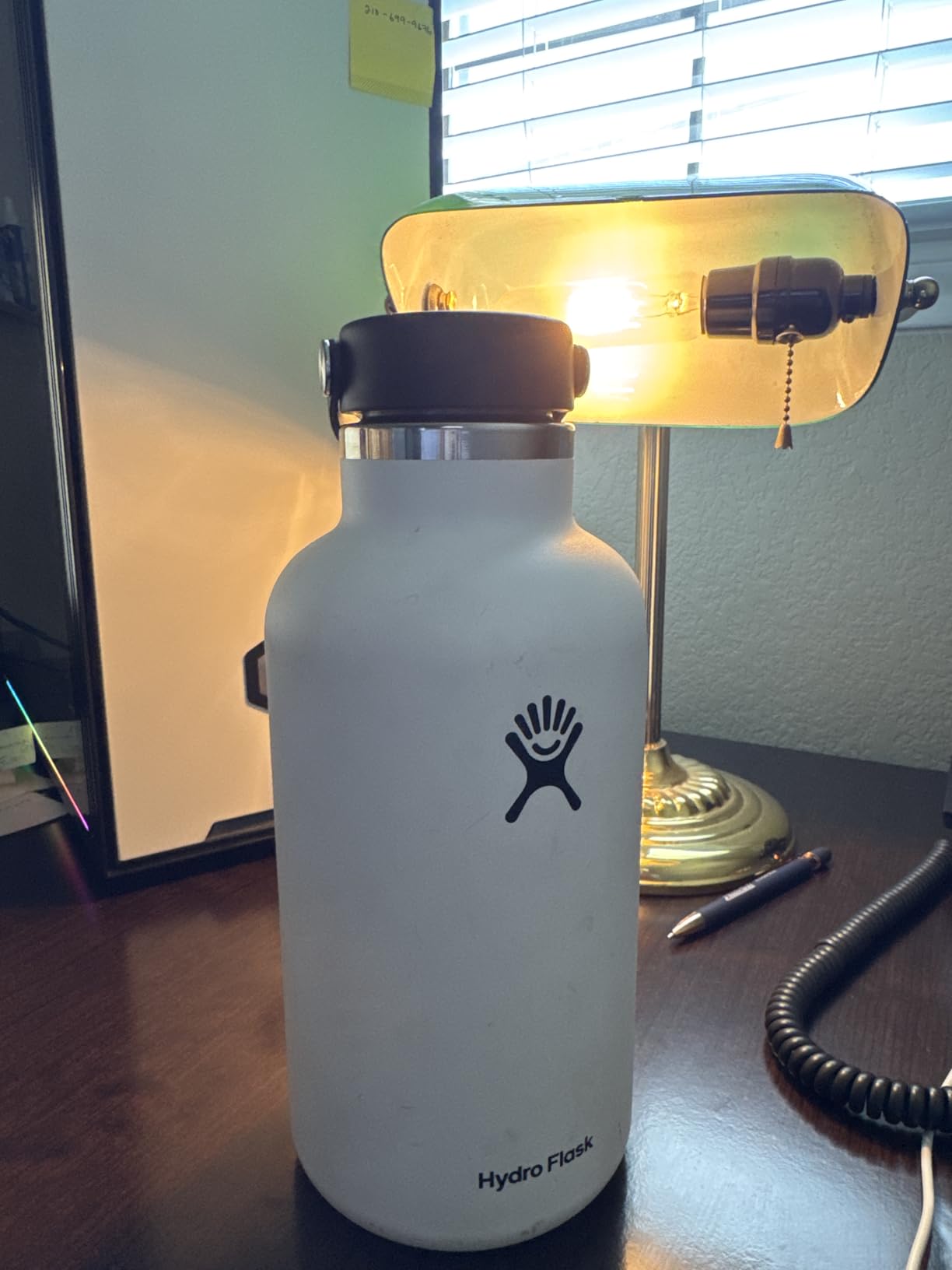 Hydro Flask Water Bottle - Insulated Stainless Steel - Wide Mouth Flex Lid, Non Spill, Leakproof and Refillable in 32 Oz Black Customer Review Hydro Flask Water Bottle - Insulated Stainless Steel - Wide Mouth Flex Lid, Non Spill, Leakproof and Refillable in 32 Oz Black - Customer Photo 1