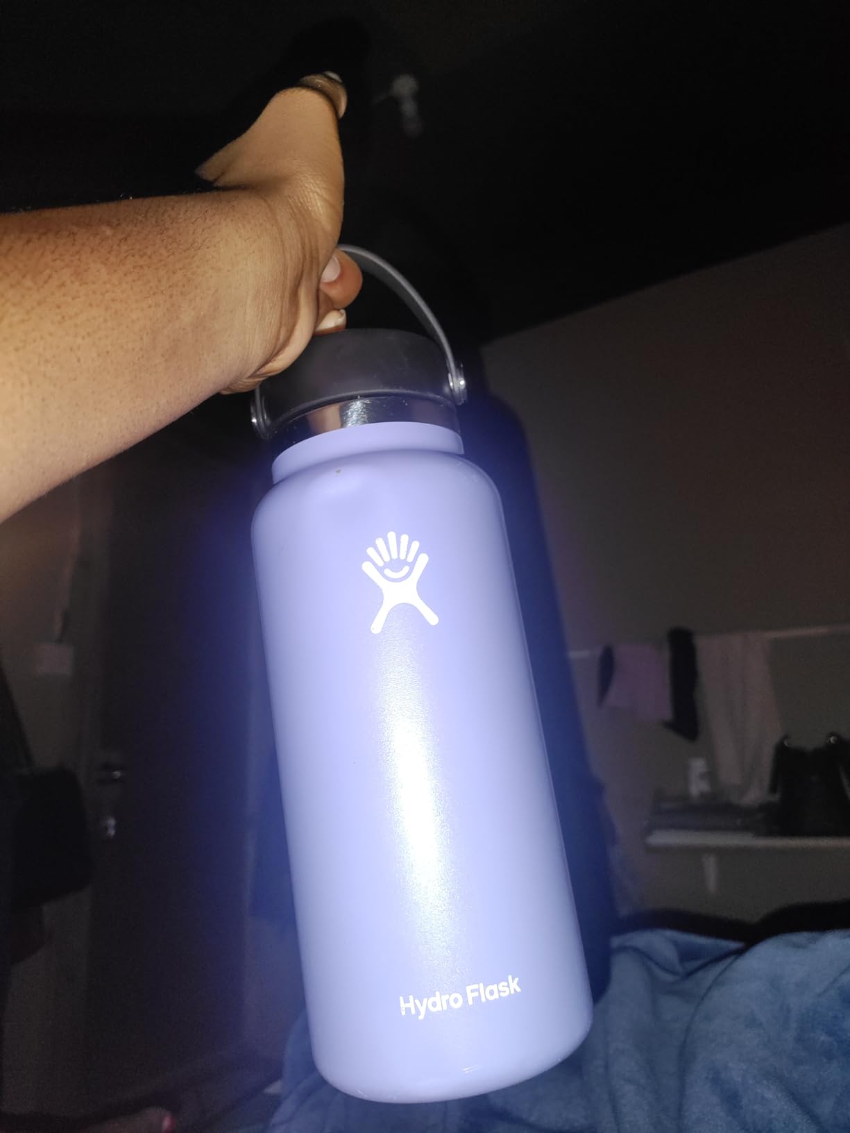 Hydro Flask Water Bottle - Insulated Stainless Steel - Wide Mouth Flex Lid, Non Spill, Leakproof and Refillable in 32 Oz Black Customer Review Hydro Flask Water Bottle - Insulated Stainless Steel - Wide Mouth Flex Lid, Non Spill, Leakproof and Refillable in 32 Oz Black - Customer Photo 4