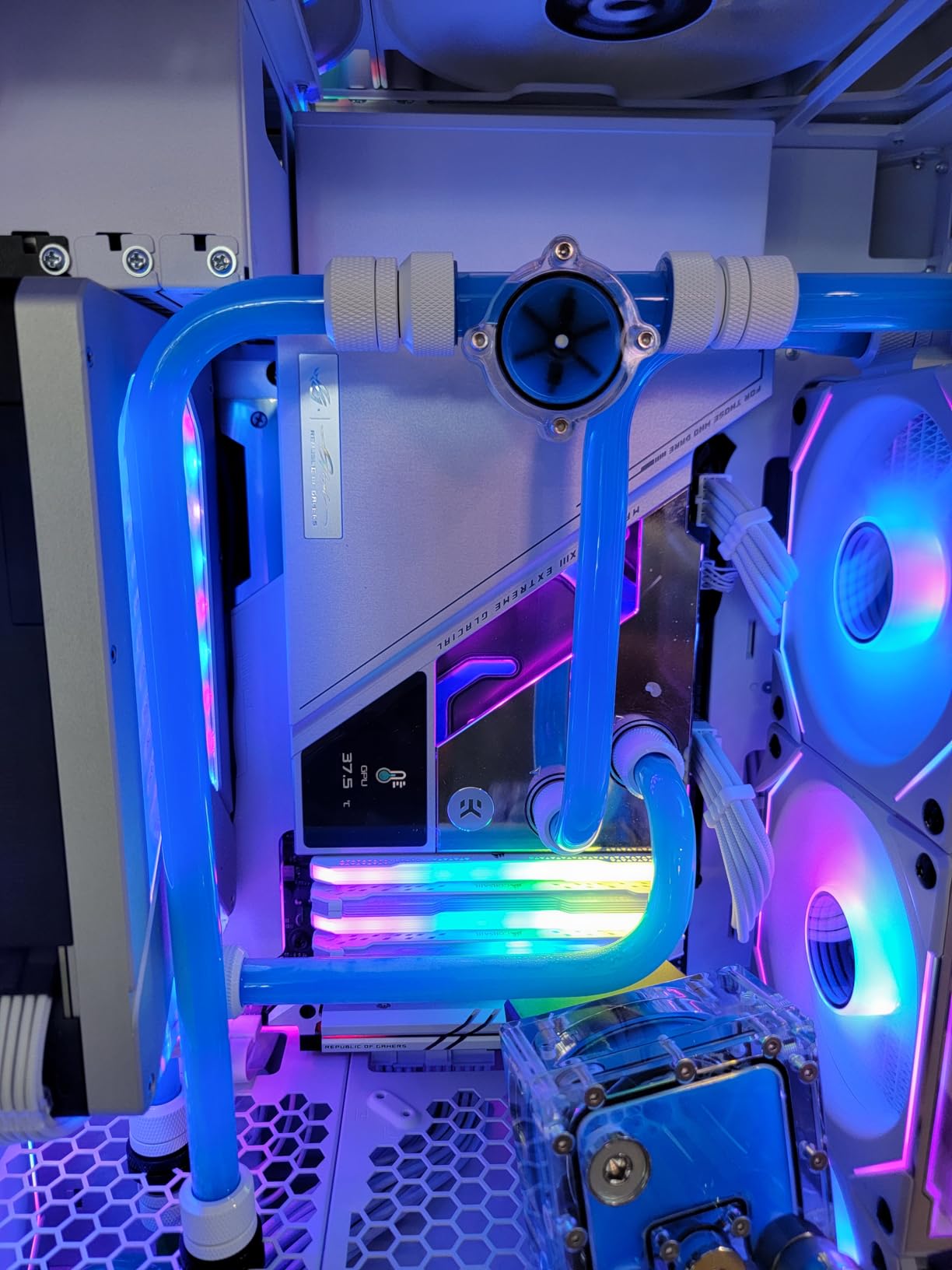 PrimoChill 10mm ID x 14mm OD Rigid PETG Tubing - 750mm Length (RTP14M-630), Made with Premium Materials, Excellent Beginner Hardline for PC Watercooling, Made in The USA - 6 Pack - Clear - Customer Photo 2