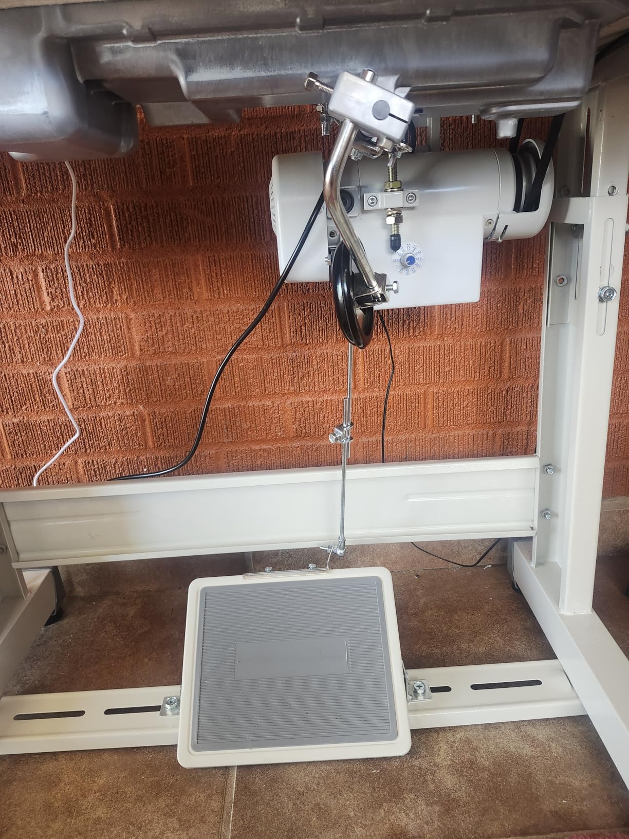 Industrial Sewing Machine Juki DDL-8100 Lockstitch Servo Motor + Table Stand Cut Juki DDL8700 + LED Lamp+ Commercial Grade Sewing Machine Customer Review Industrial Sewing Machine Juki DDL-8100 Lockstitch Servo Motor + Table Stand Cut Juki DDL8700 + LED Lamp+ Commercial Grade Sewing Machine - Customer Photo 1