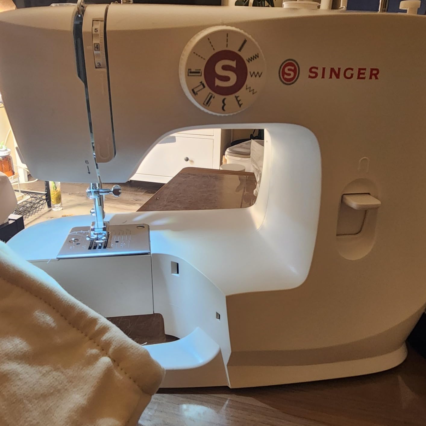 SINGER MX60 Lightweight & Portable Sewing Machine with Accessory Kit & Foot Pedal | 57 Stitch Applications, LED Light & 4-step Buttonhole | Great for Crafts & Mending Customer Review SINGER MX60 Lightweight & Portable Sewing Machine with Accessory Kit & Foot Pedal | 57 Stitch Applications, LED Light & 4-step Buttonhole | Great for Crafts & Mending - Customer Photo 1