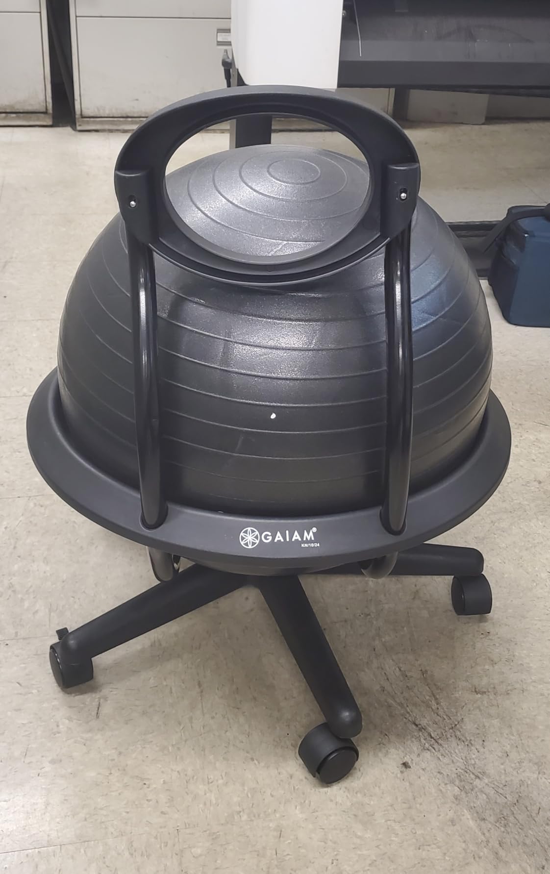 Gaiam Ultimate Balance Ball Chair (Standard or Swivel Base Option) - Premium Exercise Stability Yoga Ball Ergonomic Chair for Home and Office Desk - 52cm Anti-Burst Ball, Air Pump, Exercise Guide Customer Review Gaiam Ultimate Balance Ball Chair (Standard or Swivel Base Option) - Premium Exercise Stability Yoga Ball Ergonomic Chair for Home and Office Desk - 52cm Anti-Burst Ball, Air Pump, Exercise Guide - Customer Photo 1