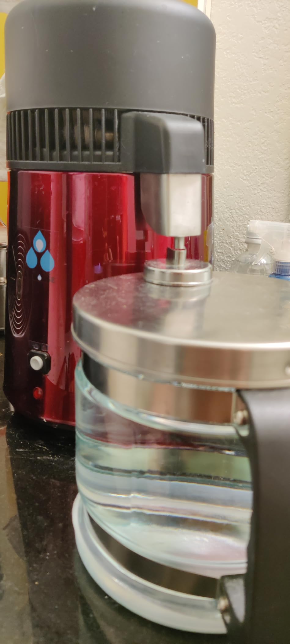 DC HOUSE 1 Gallon Water Distiller Machine, 750W 4L Pure Distilled Water Maker Machine for Home Countertop Table Desktop, Drinking Purifier for Home Kitchen CPAP Hmidifiers with Pastic Container Customer Review DC HOUSE 1 Gallon Water Distiller Machine, 750W 4L Pure Distilled Water Maker Machine for Home Countertop Table Desktop, Drinking Purifier for Home Kitchen CPAP Hmidifiers with Pastic Container - Customer Photo 1