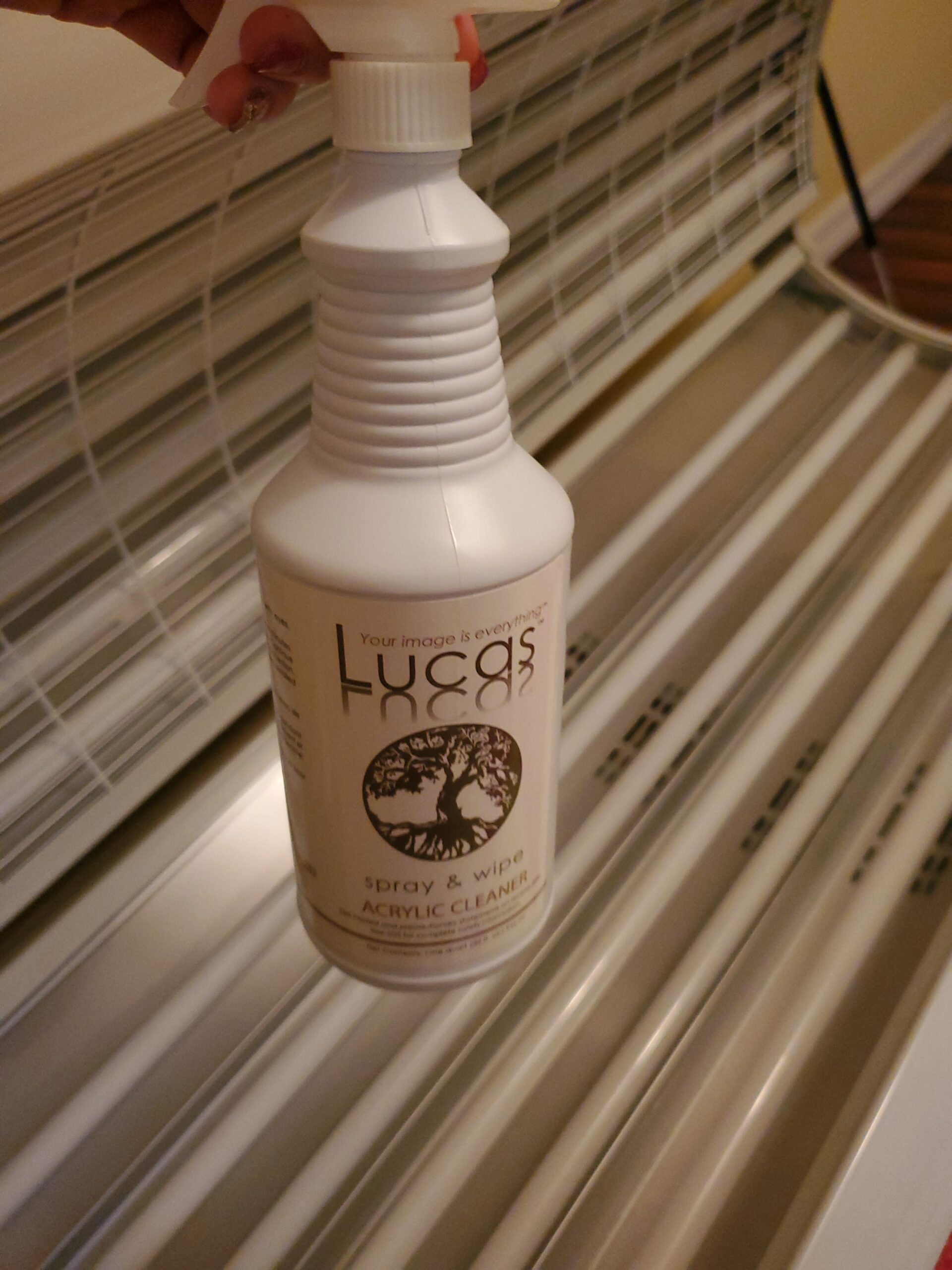LUCASOL Acrylic and Plastic Cleaner, 32 Ounce Customer Review LUCASOL Acrylic and Plastic Cleaner, 32 Ounce - Customer Photo 1