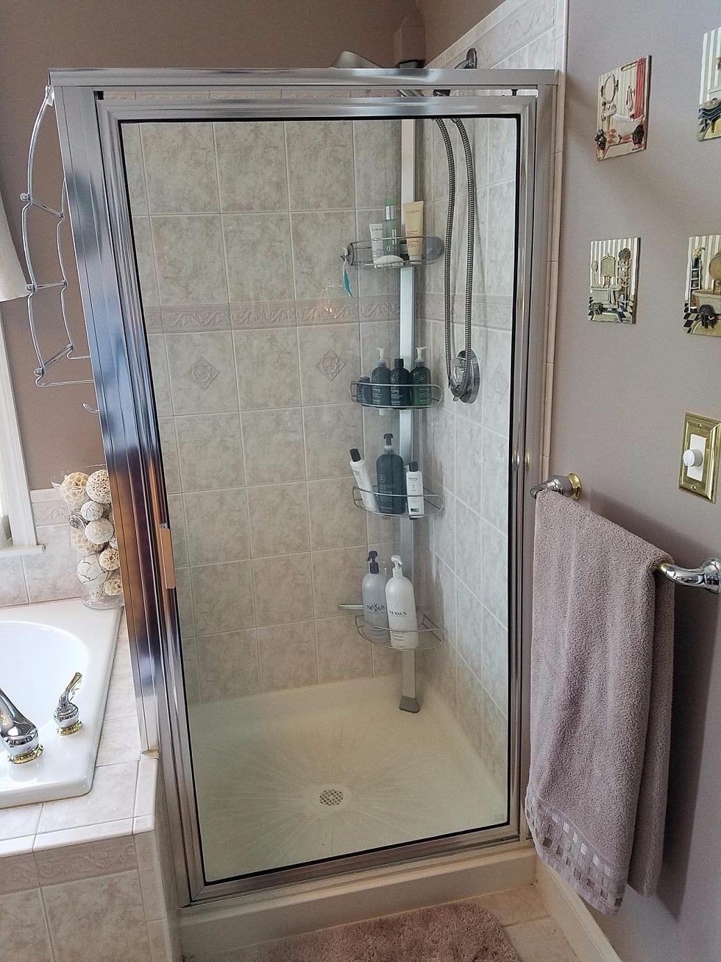simplehuman 8' Tension Pole Shower Caddy, Stainless Steel and Anodized Aluminum Customer Review simplehuman 8' Tension Pole Shower Caddy, Stainless Steel and Anodized Aluminum - Customer Photo 1