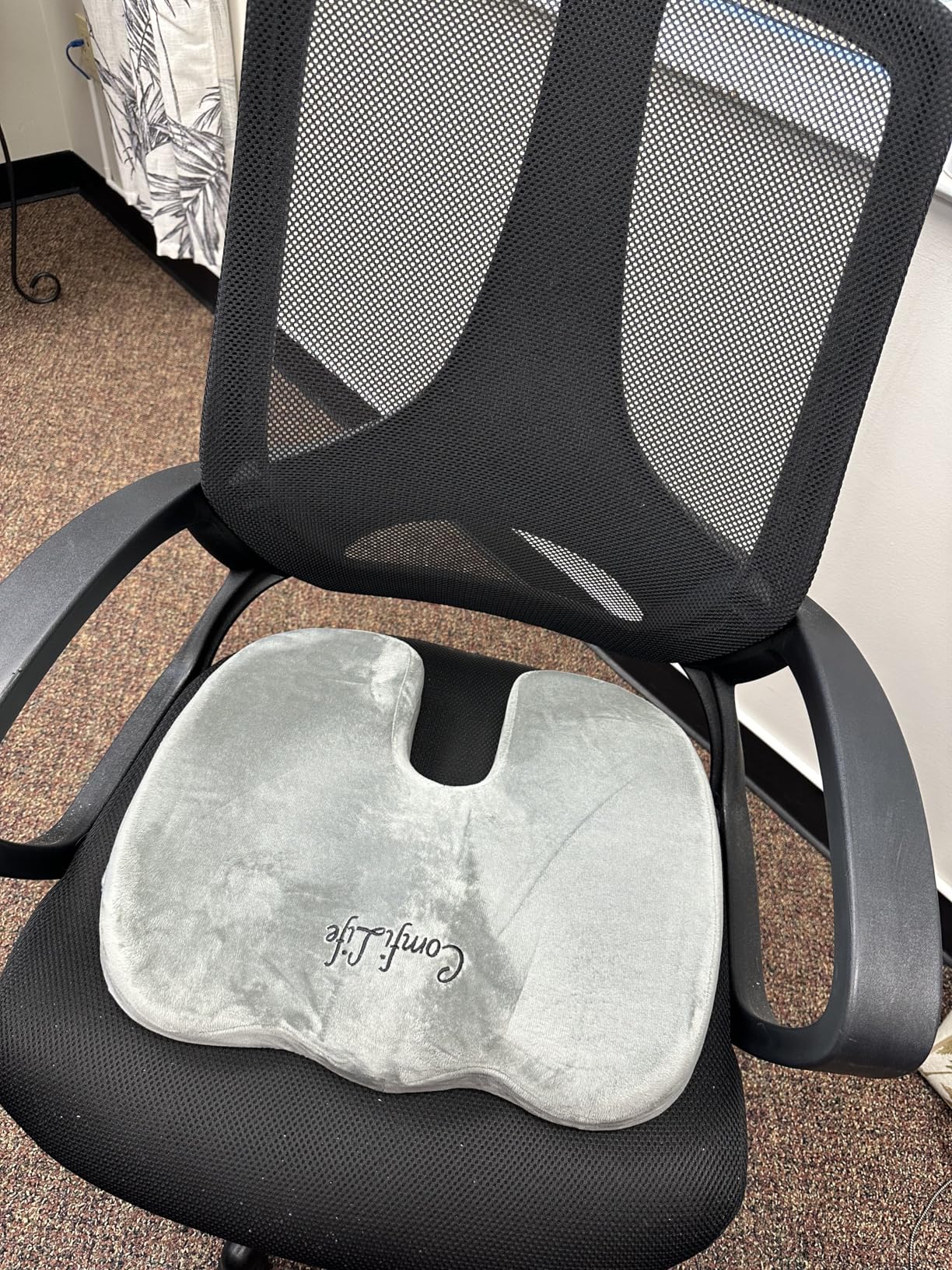 ComfiLife Premium Gel & Memory Foam Seat Cushion – Doctor Recommended Office Chair Cushion, Car Seat Cushion – Chair Cushions for Back & Sciatica Pain Relief – Seat Cushions for Office & Desk (Black) Customer Review ComfiLife Premium Gel & Memory Foam Seat Cushion – Doctor Recommended Office Chair Cushion, Car Seat Cushion – Chair Cushions for Back & Sciatica Pain Relief – Seat Cushions for Office & Desk (Black) - Customer Photo 2