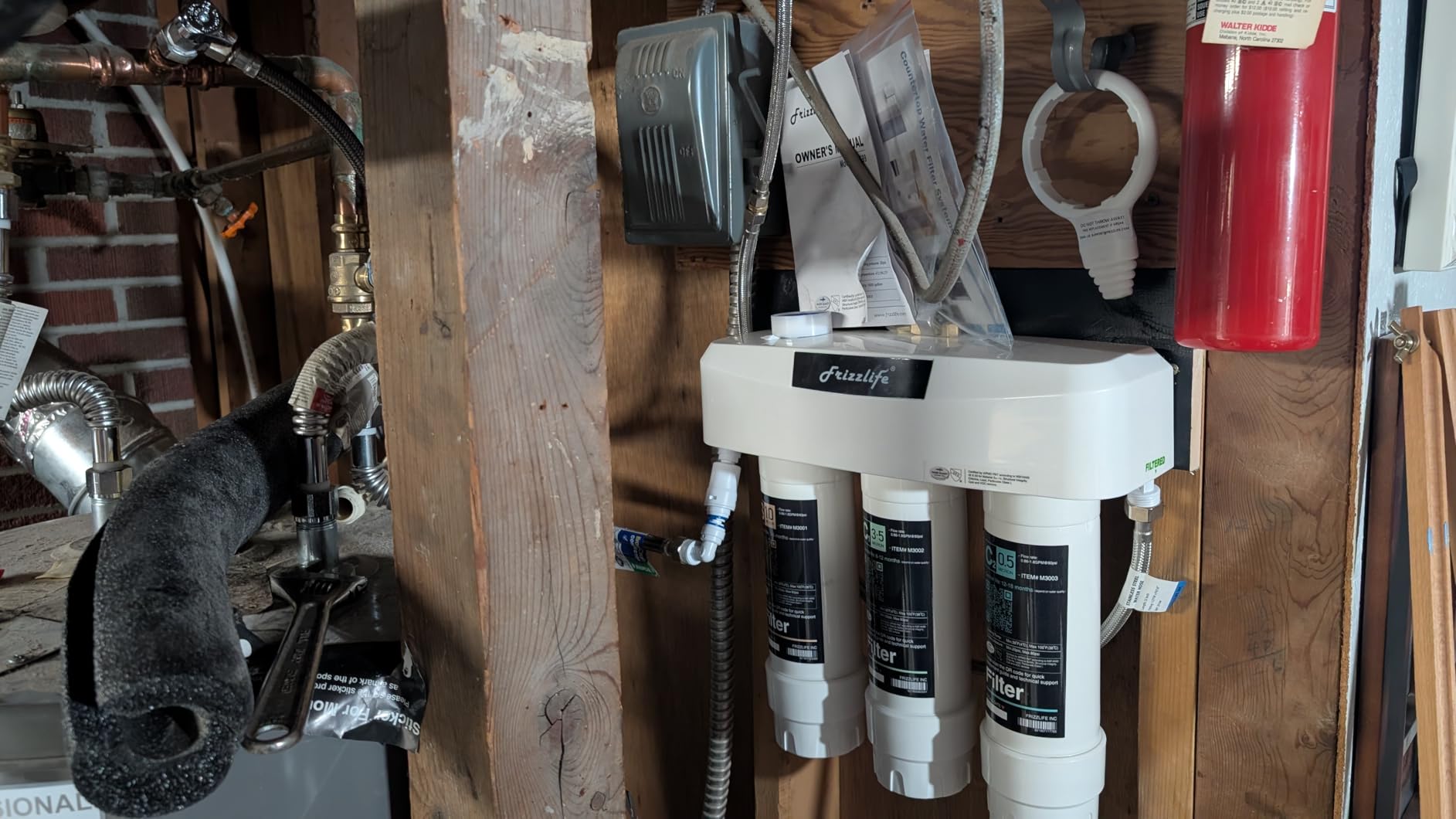 Frizzlife Under Sink Water Filter System SK99-NEW, Direct Connect, NSF/ANSI 53&42 Certified 0.5 Micron Carbon Block, Remove Lead, Chlorine, Chloramine, Fluoride, Odor & Bad Taste- Quick Change Customer Review Frizzlife Under Sink Water Filter System SK99-NEW, Direct Connect, NSF/ANSI 53&42 Certified 0.5 Micron Carbon Block, Remove Lead, Chlorine, Chloramine, Fluoride, Odor & Bad Taste- Quick Change - Customer Photo 1