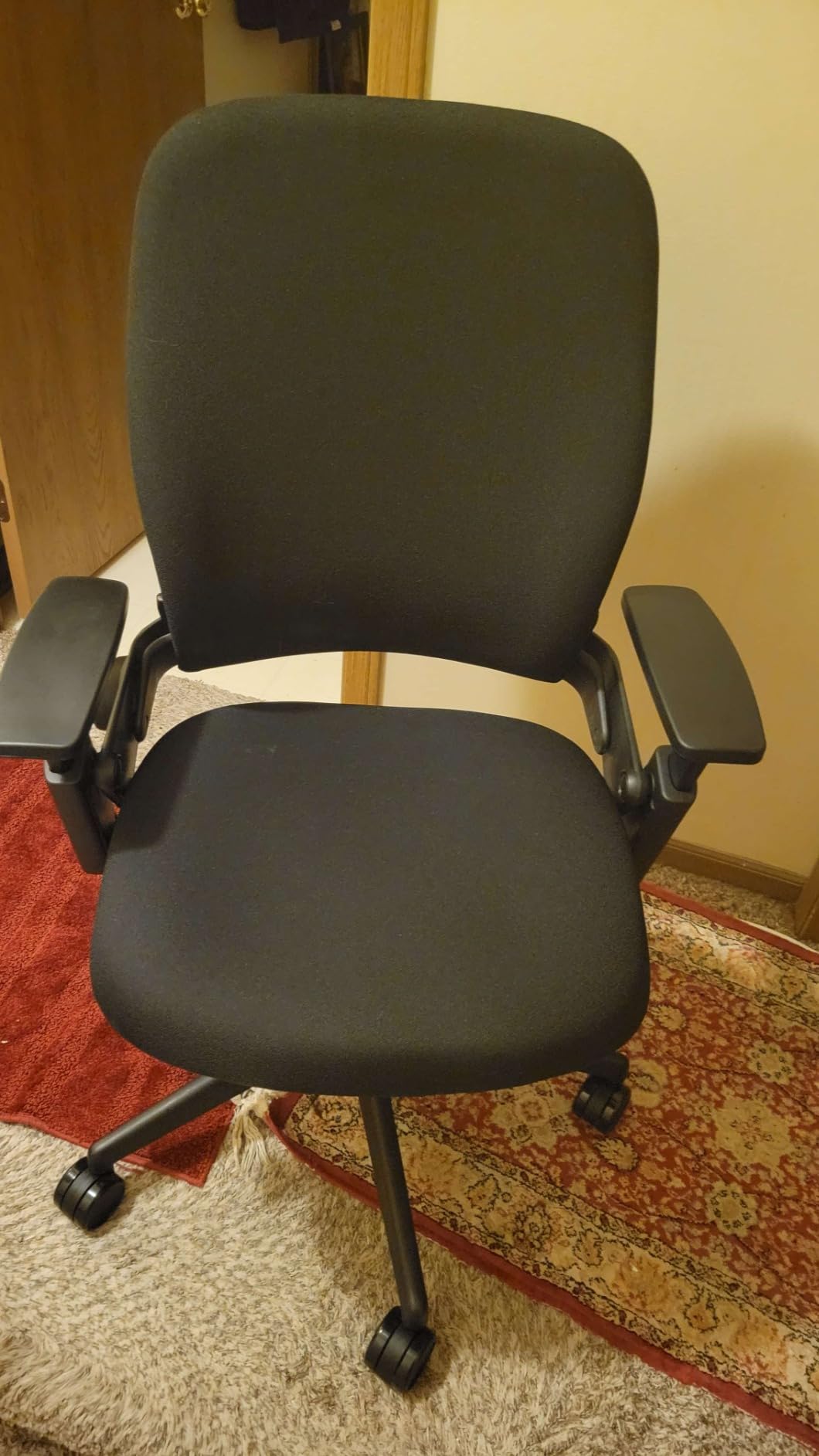 Steelcase Leap V2 Office Chair (Black Fabric) - Remanufactured - 12-Year Warranty (Fully Adjustable, Ergonomic, Furniture for The Workplace and Home Office) Customer Review Steelcase Leap V2 Office Chair (Black Fabric) - Remanufactured - 12-Year Warranty (Fully Adjustable, Ergonomic, Furniture for The Workplace and Home Office) - Customer Photo 1