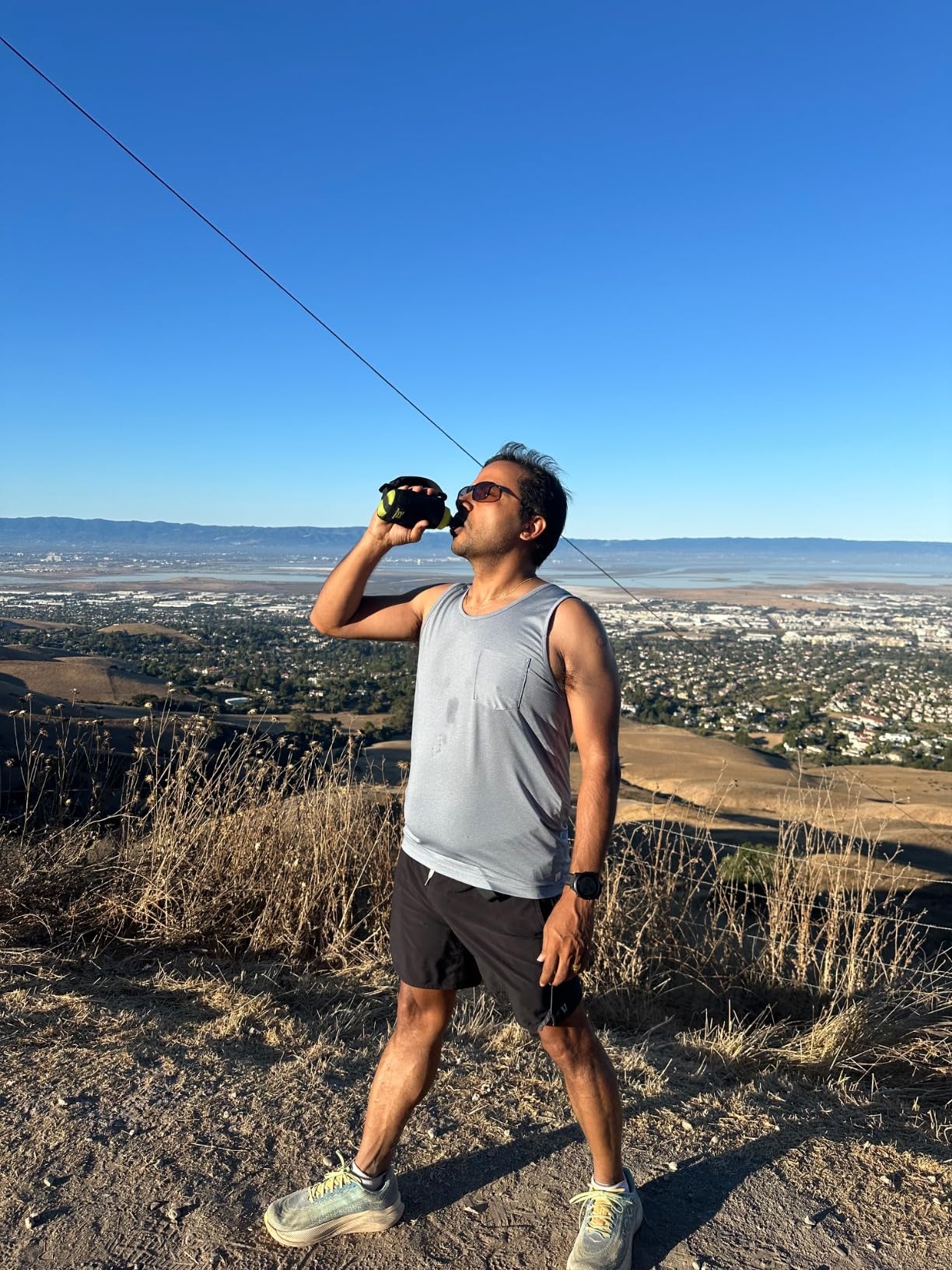 Amphipod Hydraform Ergo-Lite Handheld Water Bottle, BPA-Free Minimalist Insulated Hydration for Ultra-Running & Walking - Charcoal - 10.5 oz Customer Review Amphipod Hydraform Ergo-Lite Handheld Water Bottle, BPA-Free Minimalist Insulated Hydration for Ultra-Running & Walking - Charcoal - 10.5 oz - Customer Photo 1