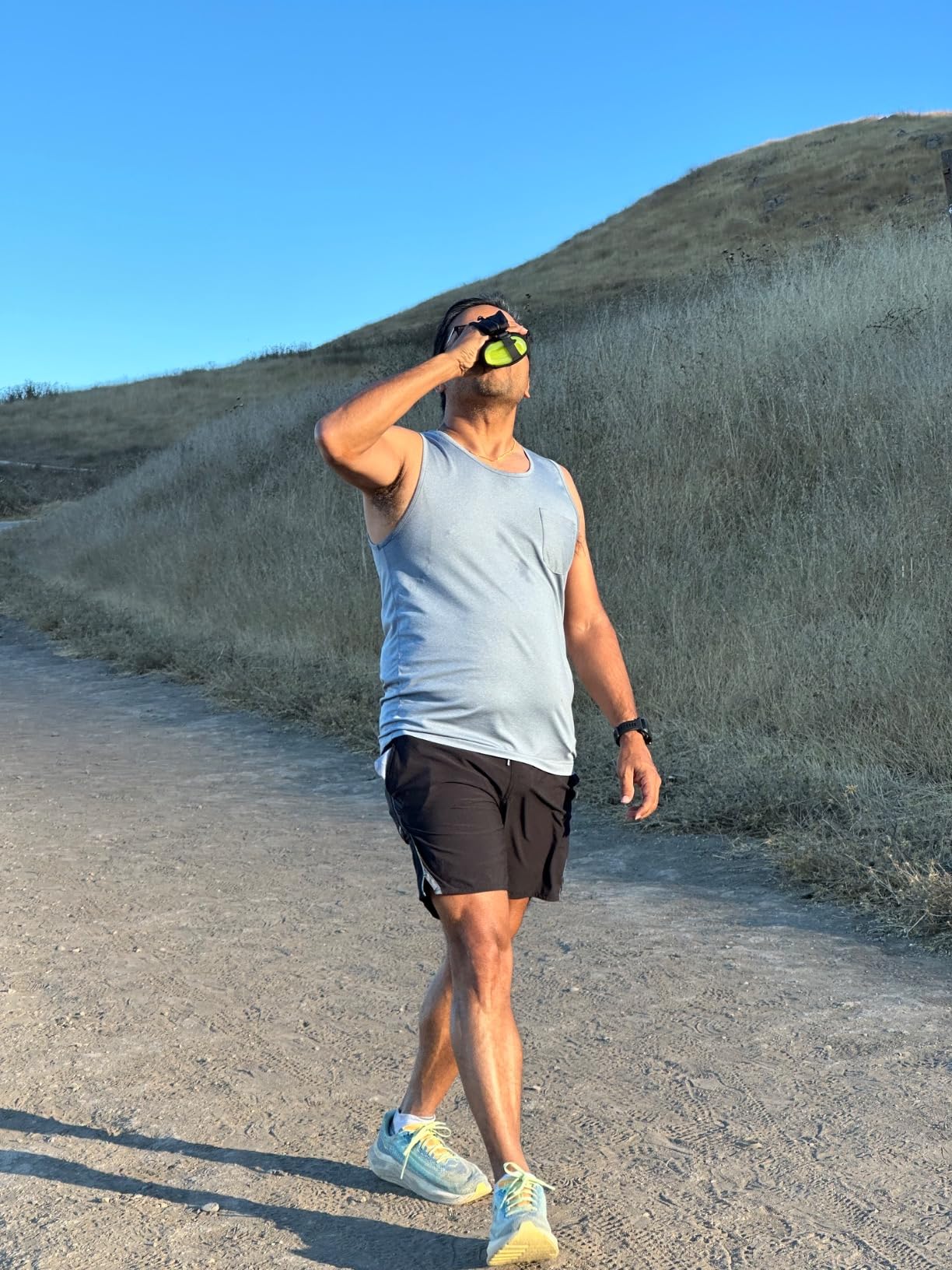 Amphipod Hydraform Ergo-Lite Handheld Water Bottle, BPA-Free Minimalist Insulated Hydration for Ultra-Running & Walking - Charcoal - 10.5 oz Customer Review Amphipod Hydraform Ergo-Lite Handheld Water Bottle, BPA-Free Minimalist Insulated Hydration for Ultra-Running & Walking - Charcoal - 10.5 oz - Customer Photo 2