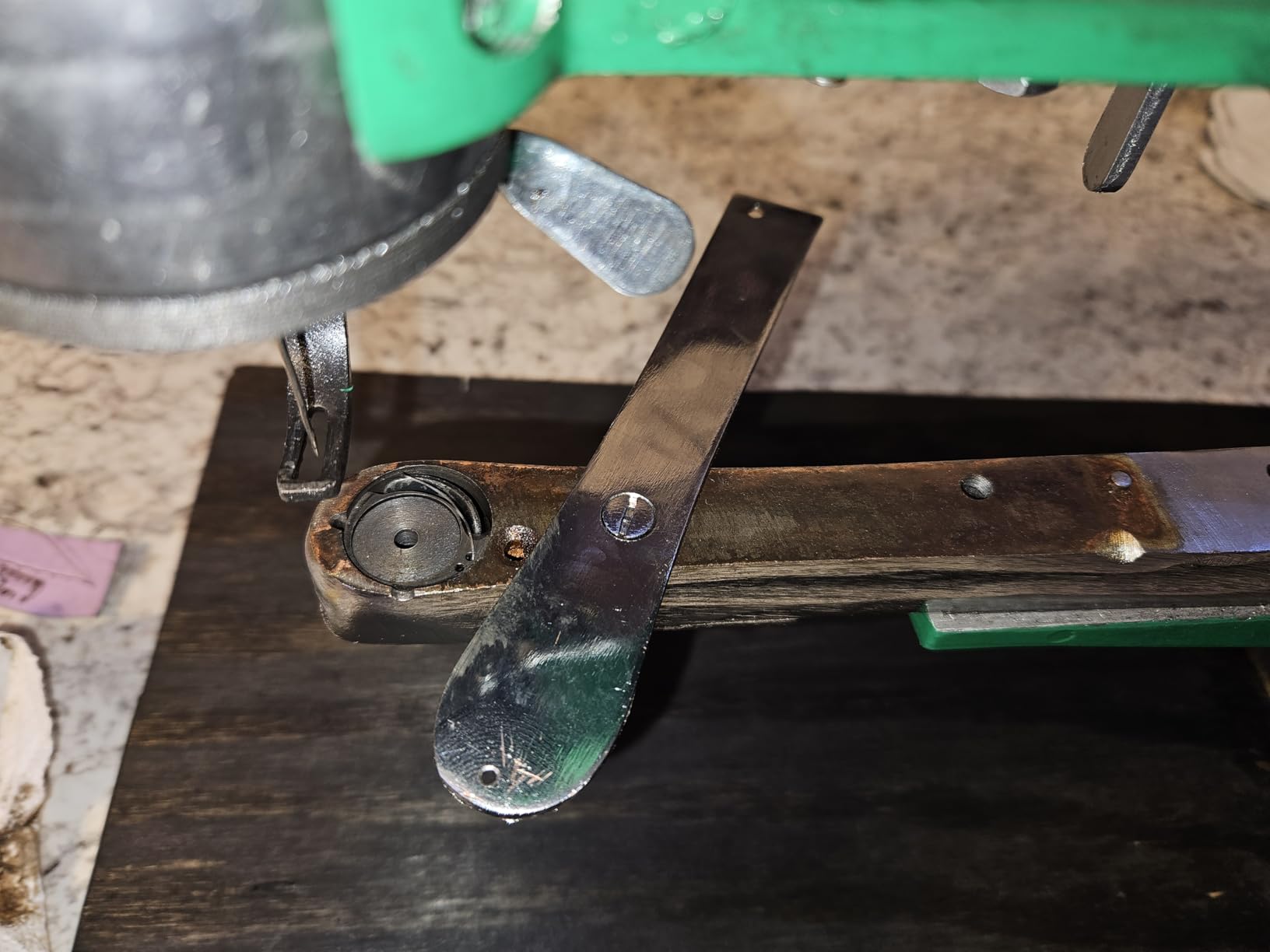 Manual Leather Sewing Machine Hand Shoe Cobbler Stitching Repair Mending Machine Patcher Dual Cotton Nylon Line Sewing Machine Customer Review Manual Leather Sewing Machine Hand Shoe Cobbler Stitching Repair Mending Machine Patcher Dual Cotton Nylon Line Sewing Machine - Customer Photo 2
