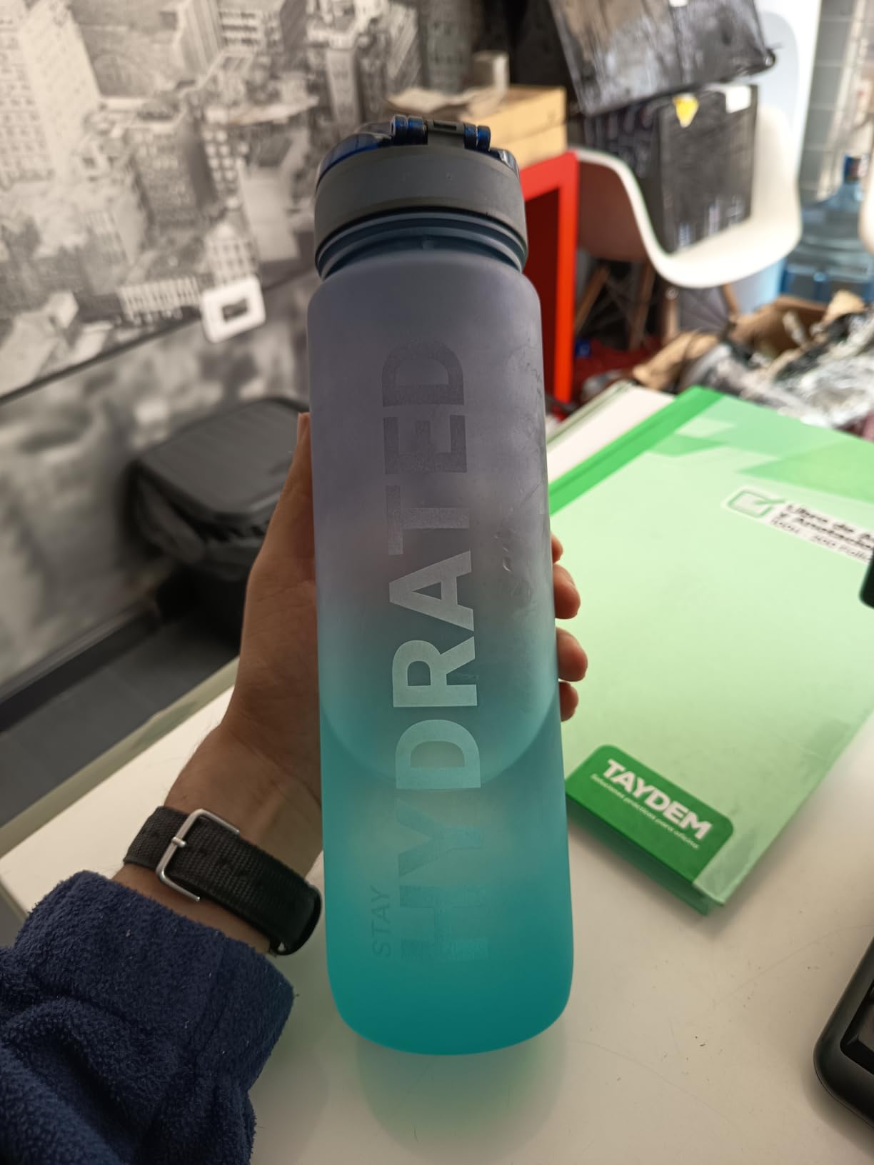 Sahara Sailor Water Bottle, 32/25/17oz Durable and Leakproof Water Bottles Motivational with Time Marker, Tritan, BPA Free, Wide Mouth with Easy Clean Brush for Gym, Travel, School, Office (1 Bottle) Customer Review Sahara Sailor Water Bottle, 32/25/17oz Durable and Leakproof Water Bottles Motivational with Time Marker, Tritan, BPA Free, Wide Mouth with Easy Clean Brush for Gym, Travel, School, Office (1 Bottle) - Customer Photo 1
