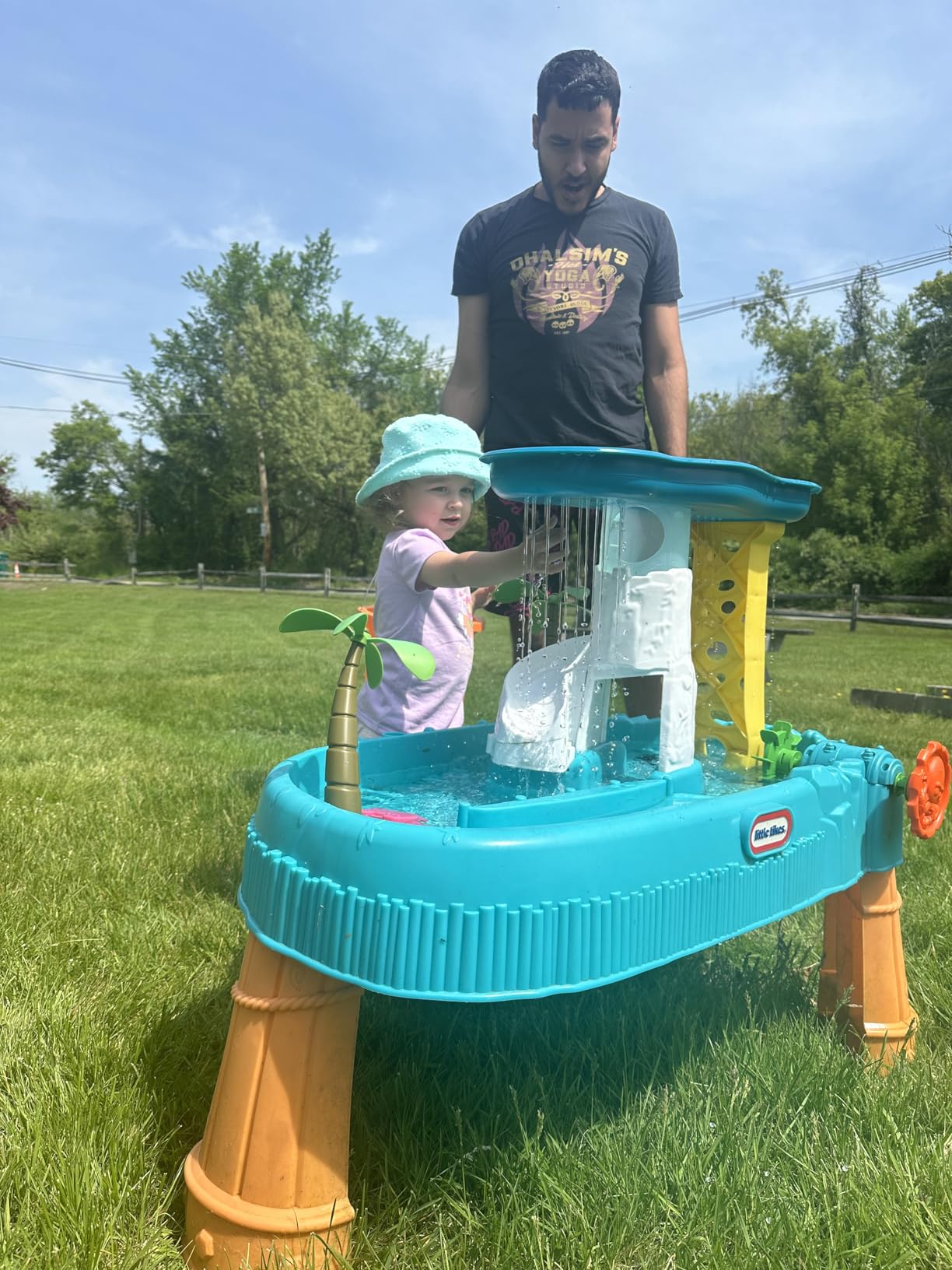 Little Tikes Kids Waterfall Island Water Activity Play Table Set with Accessories, Outdoor, for Boys and Girls Ages 2-5 Years Customer Review Little Tikes Kids Waterfall Island Water Activity Play Table Set with Accessories, Outdoor, for Boys and Girls Ages 2-5 Years - Customer Photo 1