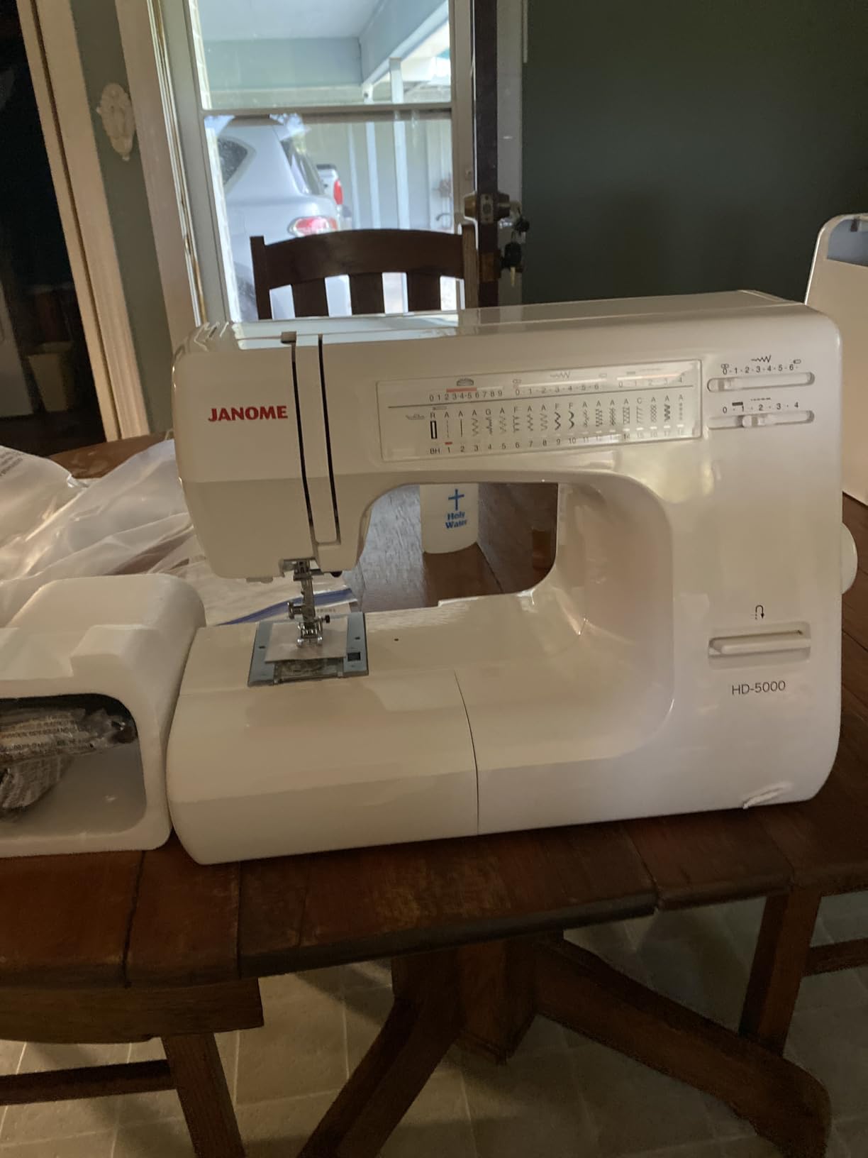 Janome HD-5000 Black Edition Heavy-Duty Sewing Machine with Aluminum Body, 18 Stitches, Free Arm, and Built-In Needle Threader Customer Review Janome HD-5000 Black Edition Heavy-Duty Sewing Machine with Aluminum Body, 18 Stitches, Free Arm, and Built-In Needle Threader - Customer Photo 2