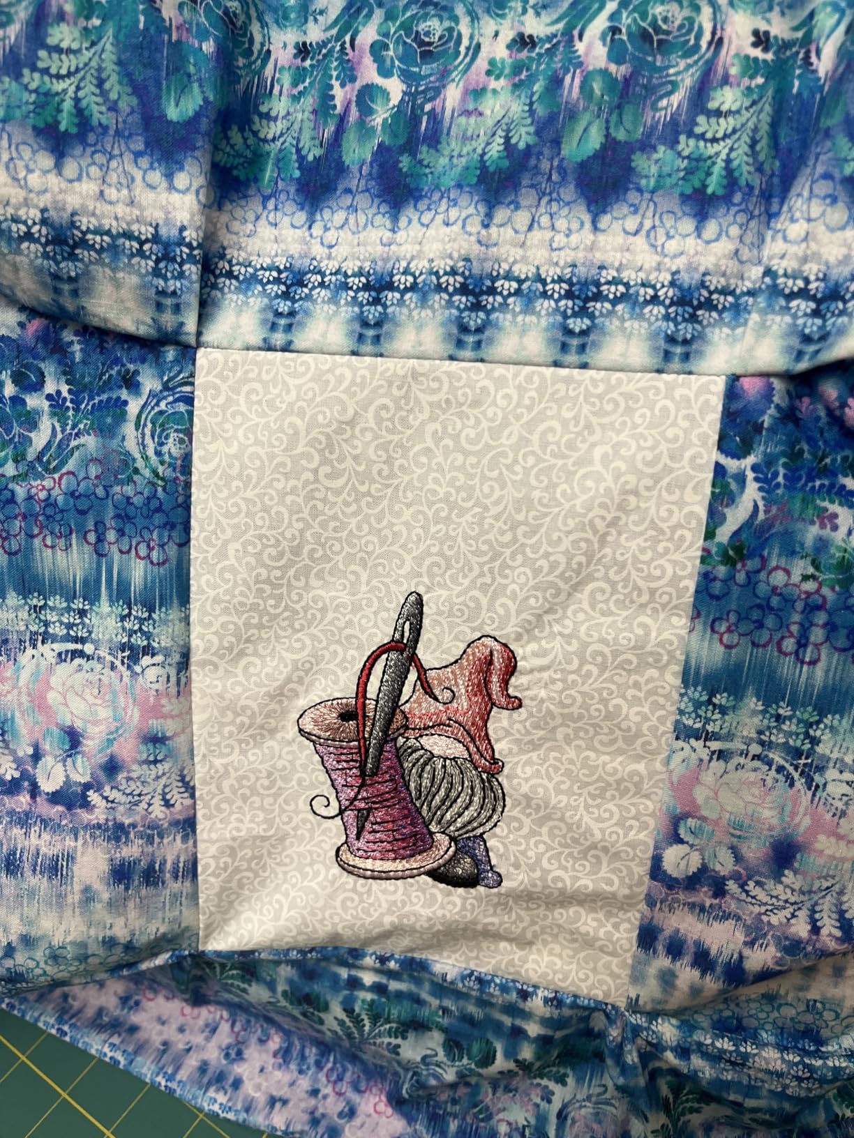 Brother PE900 Embroidery Machine with WLAN, White Customer Review Brother PE900 Embroidery Machine with WLAN, White - Customer Photo 2
