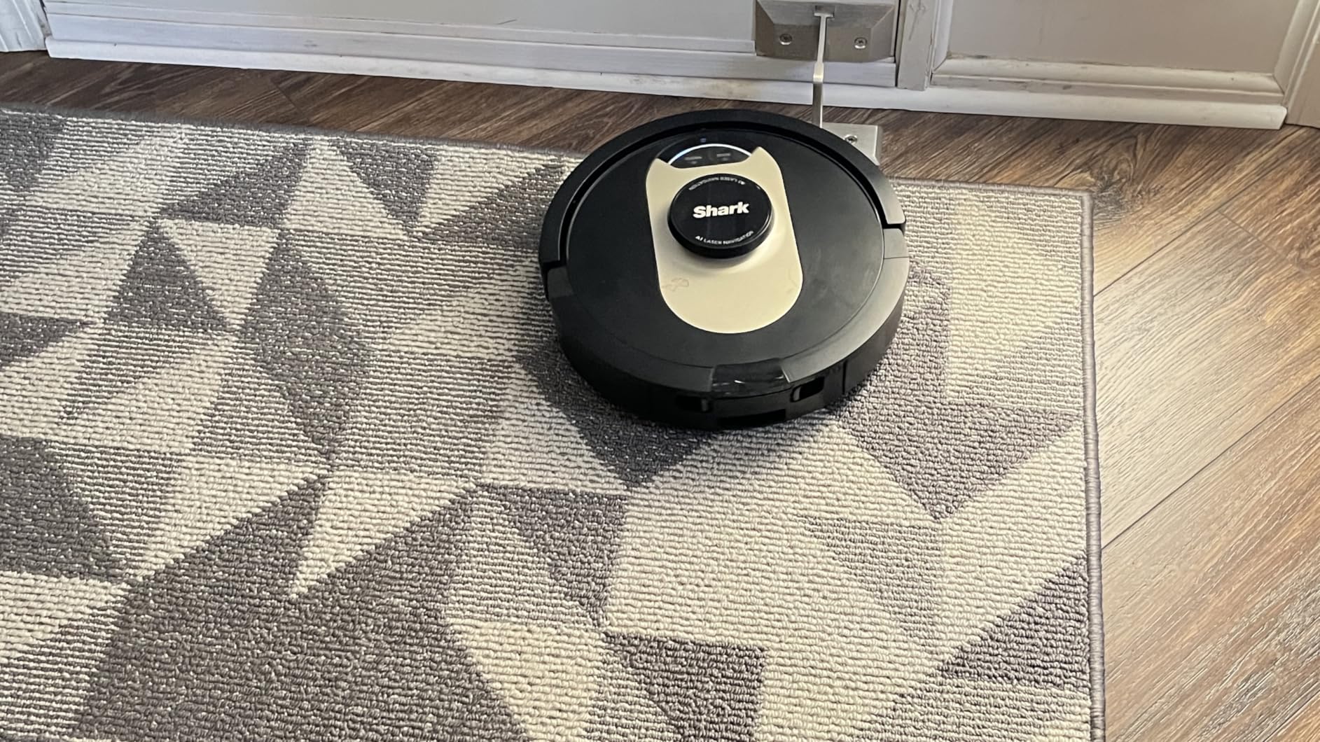 Shark Robot Vacuum & Mop Combo, Powerful Suction, Matrix Plus, 60-Day Debris Capacity, HEPA Bagless Self Empty Base, Sonic Mopping, Home Mapping for Pet Hair - Carpets & Hardfloor, AV2610WA Customer Review Shark Robot Vacuum & Mop Combo, Powerful Suction, Matrix Plus, 60-Day Debris Capacity, HEPA Bagless Self Empty Base, Sonic Mopping, Home Mapping for Pet Hair - Carpets & Hardfloor, AV2610WA - Customer Photo 2