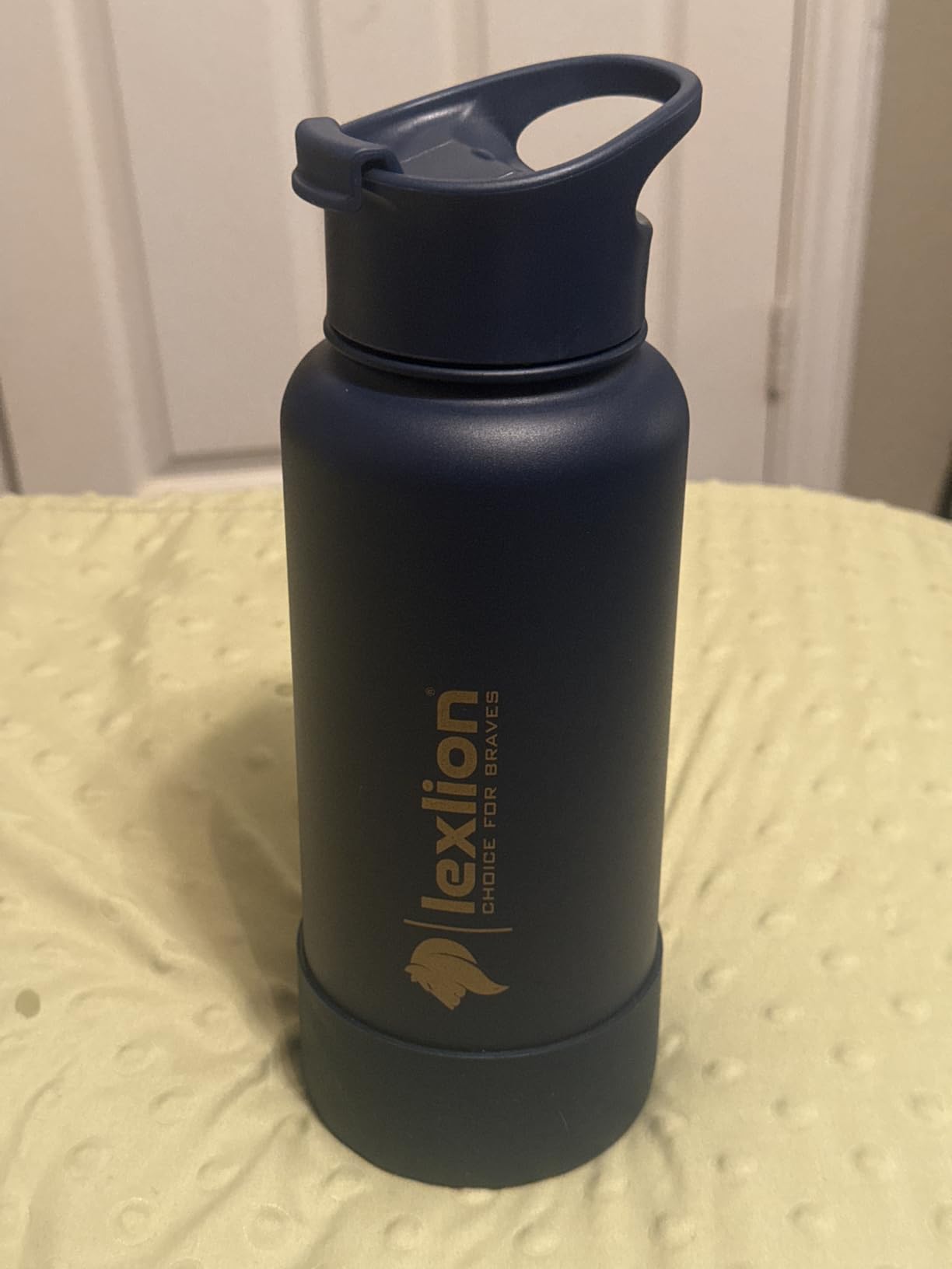 Lexlion Tea Infuser Water Bottle 32 Oz – Triple Wall Insulated Stainless Steel, Loose Leaf & Fruit Strainer, 3 Leakproof Lids, BPA-Free Silicone Sleeve, Reusable Thermal Mug Customer Review Lexlion Tea Infuser Water Bottle 32 Oz – Triple Wall Insulated Stainless Steel, Loose Leaf & Fruit Strainer, 3 Leakproof Lids, BPA-Free Silicone Sleeve, Reusable Thermal Mug - Customer Photo 1