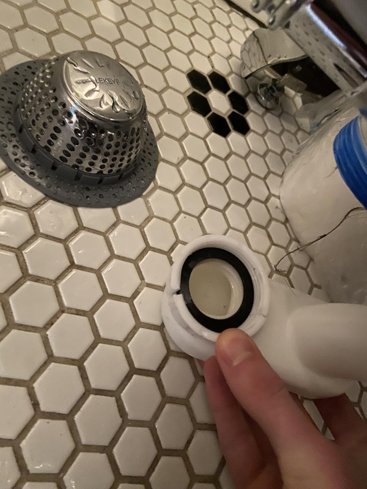 Flexible Freestanding Tub Drain Kit - Low Profile Flat P Trap for Bathtub Shower Drain Pipe - 1 1/2 inch Diameter Customer Review Flexible Freestanding Tub Drain Kit - Low Profile Flat P Trap for Bathtub Shower Drain Pipe - 1 1/2 inch Diameter - Customer Photo 1