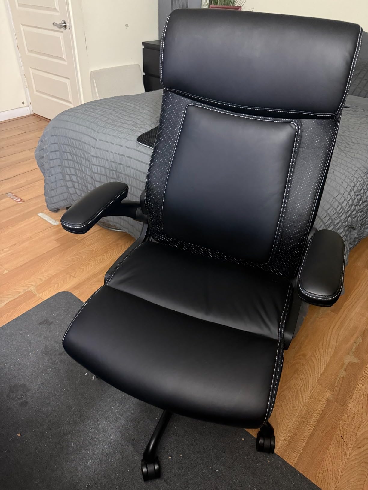 ralex-chair Big and Tall Office Chair, 500lbs for Heavy People, High Back Leather Executive Desk Chair with Flip-up Armrests and Adjustable Height (Black) Customer Review ralex-chair Big and Tall Office Chair, 500lbs for Heavy People, High Back Leather Executive Desk Chair with Flip-up Armrests and Adjustable Height (Black) - Customer Photo 2