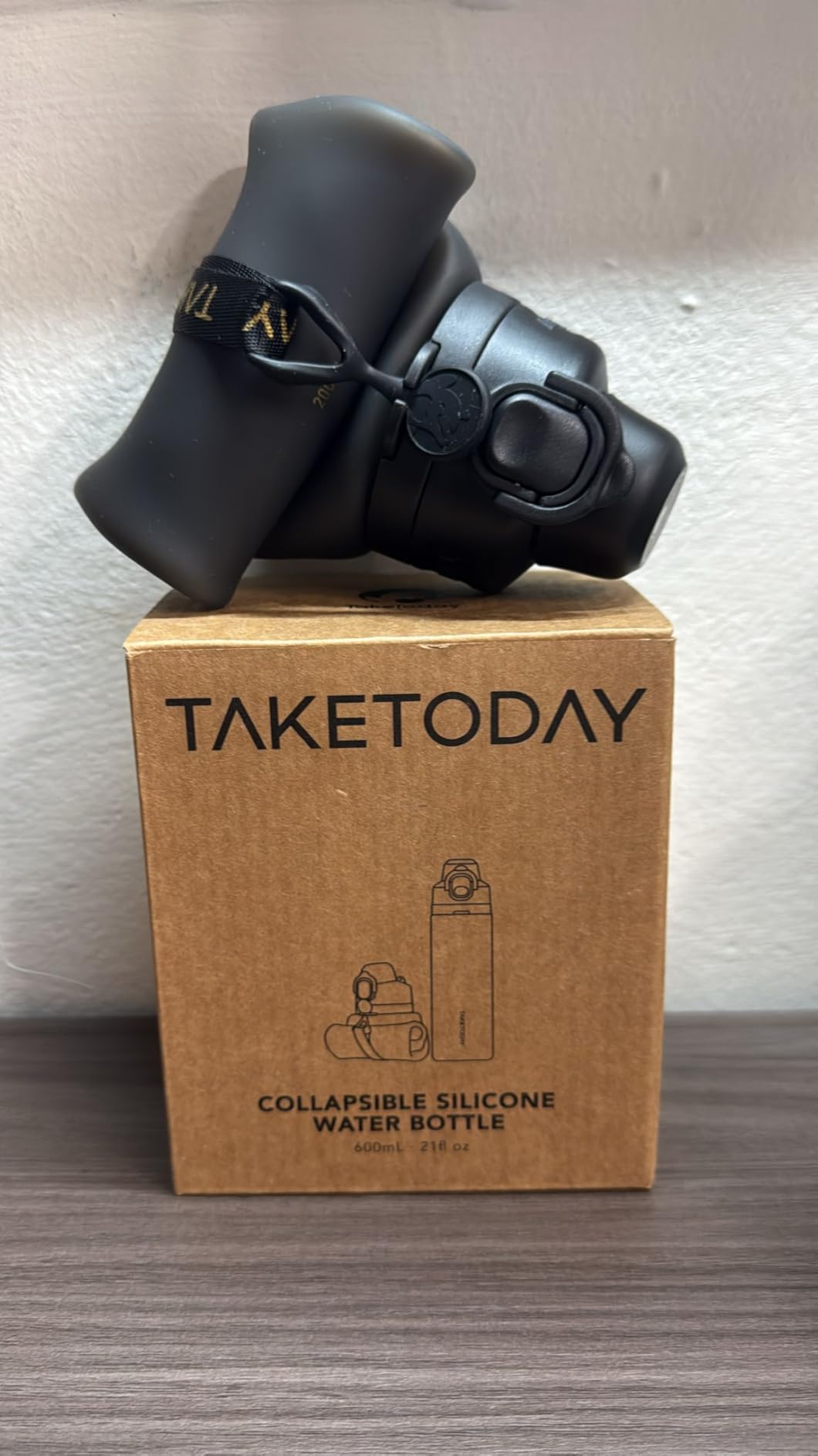 TakeToday Collapsible Water Bottles 20oz, Leak Proof, BPA-Free, Foldable Silicone Travel Water Bottle with Straw Strap for Cycling, Hiking, Outdoors Customer Review TakeToday Collapsible Water Bottles 20oz, Leak Proof, BPA-Free, Foldable Silicone Travel Water Bottle with Straw Strap for Cycling, Hiking, Outdoors - Customer Photo 2